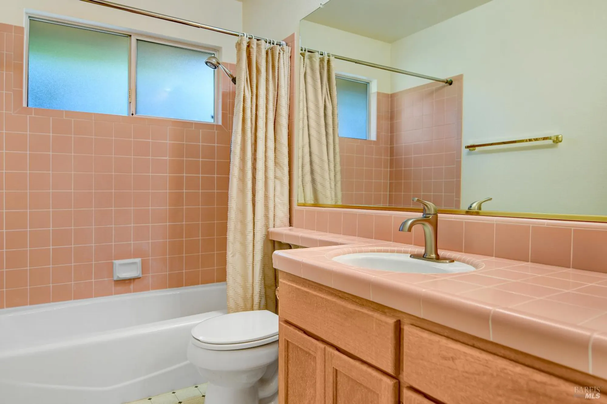 Property Slideshow image 17 of 19 | 7921 oakmont dr, Santa Rosa, CA, 95409