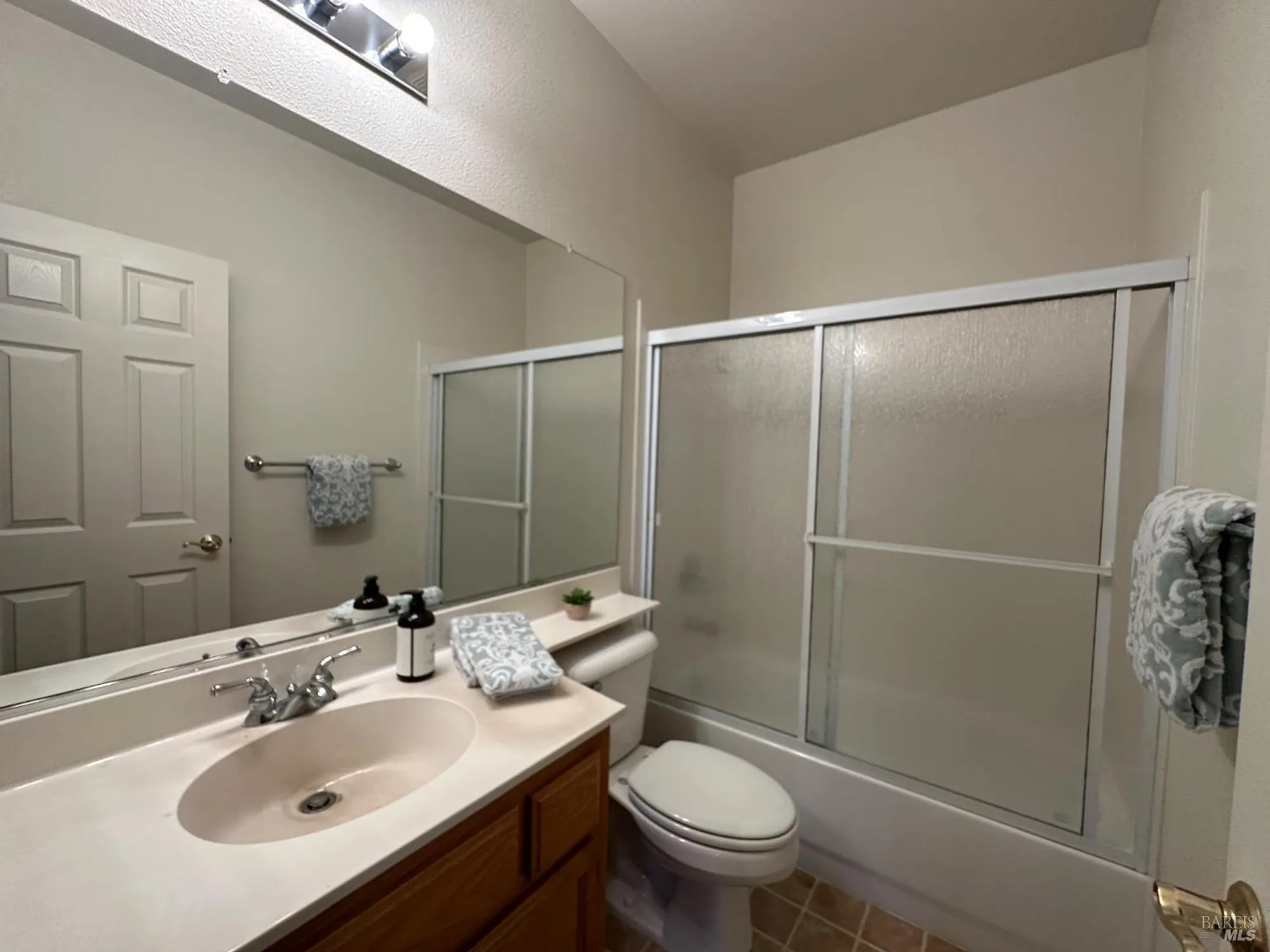 Property Slideshow image 14 of 18 | 470 edgewood dr, Rio Vista, CA, 94571