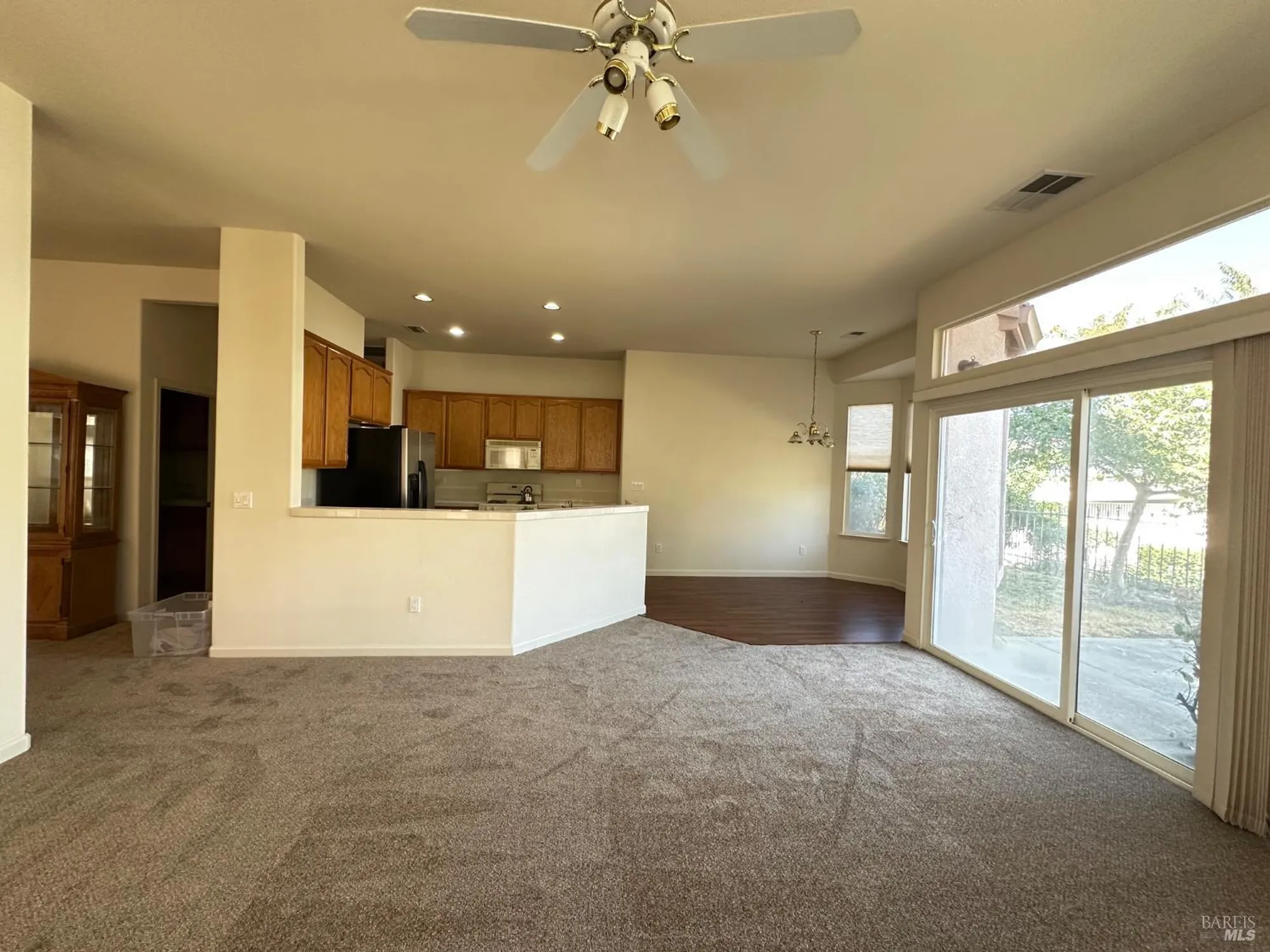 Property Slideshow image 8 of 18 | 470 edgewood dr, Rio Vista, CA, 94571