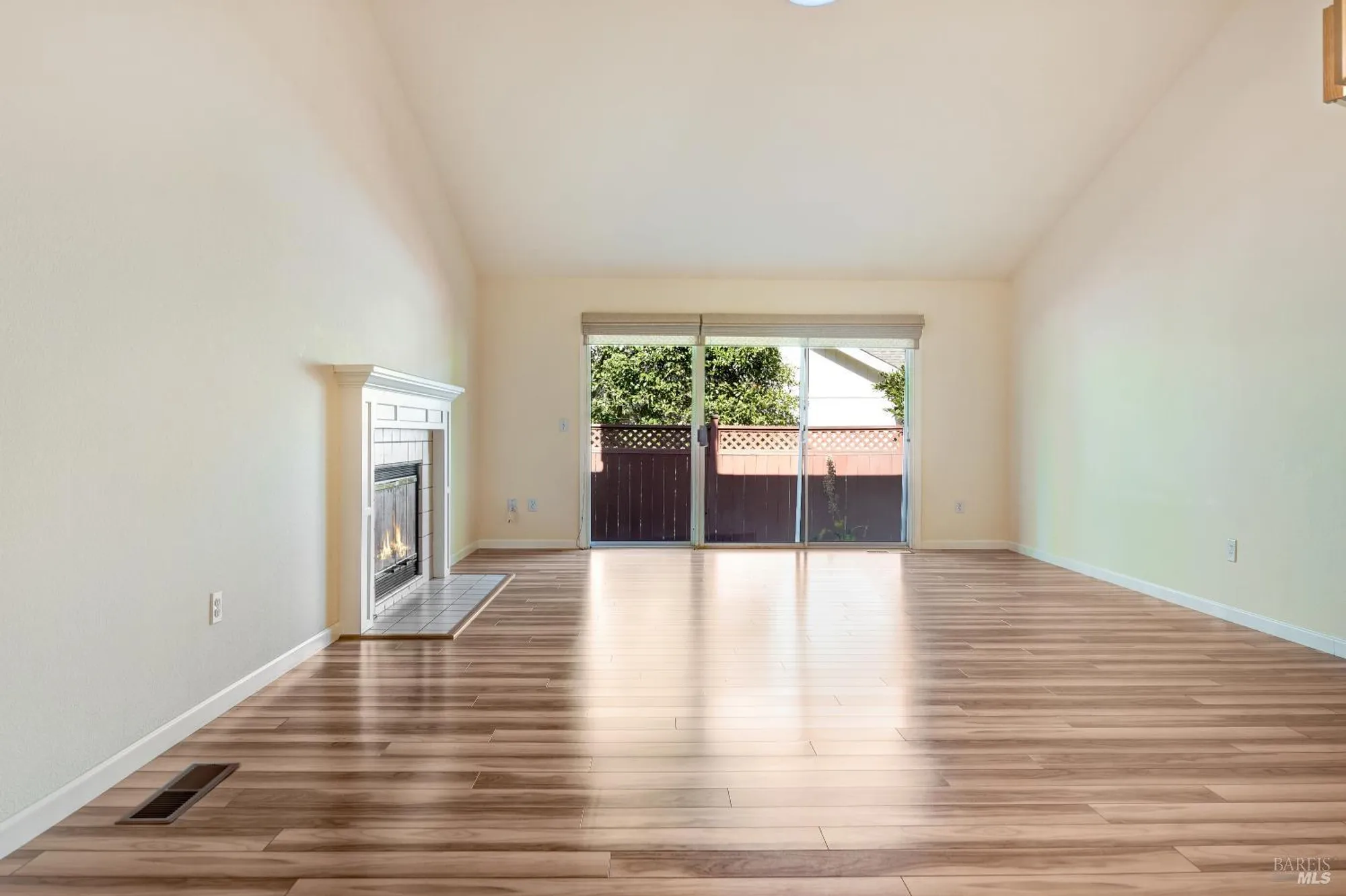 Property Slideshow image 5 of 19 | 7921 oakmont dr, Santa Rosa, CA, 95409