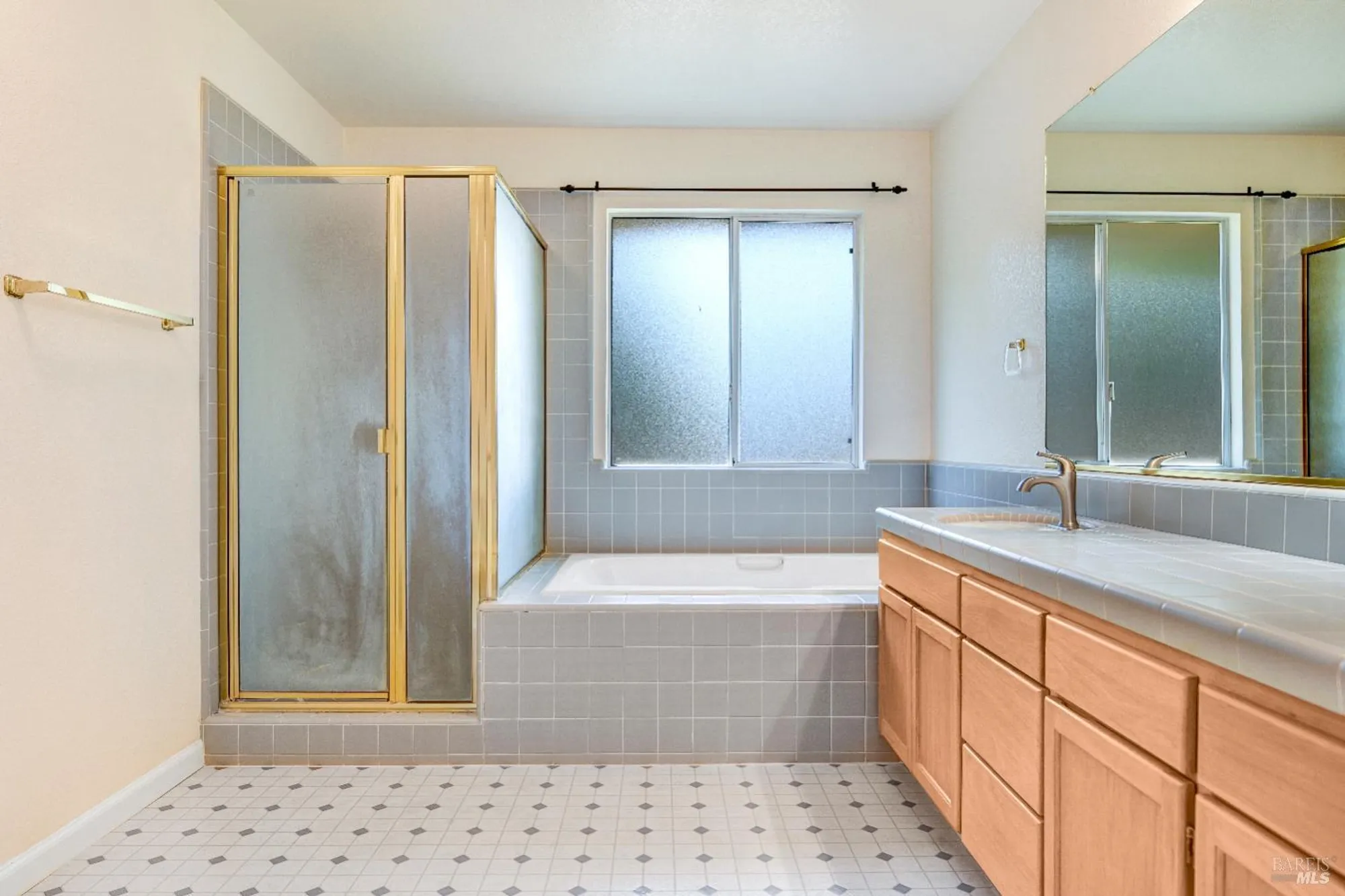 Property Slideshow image 13 of 19 | 7921 oakmont dr, Santa Rosa, CA, 95409