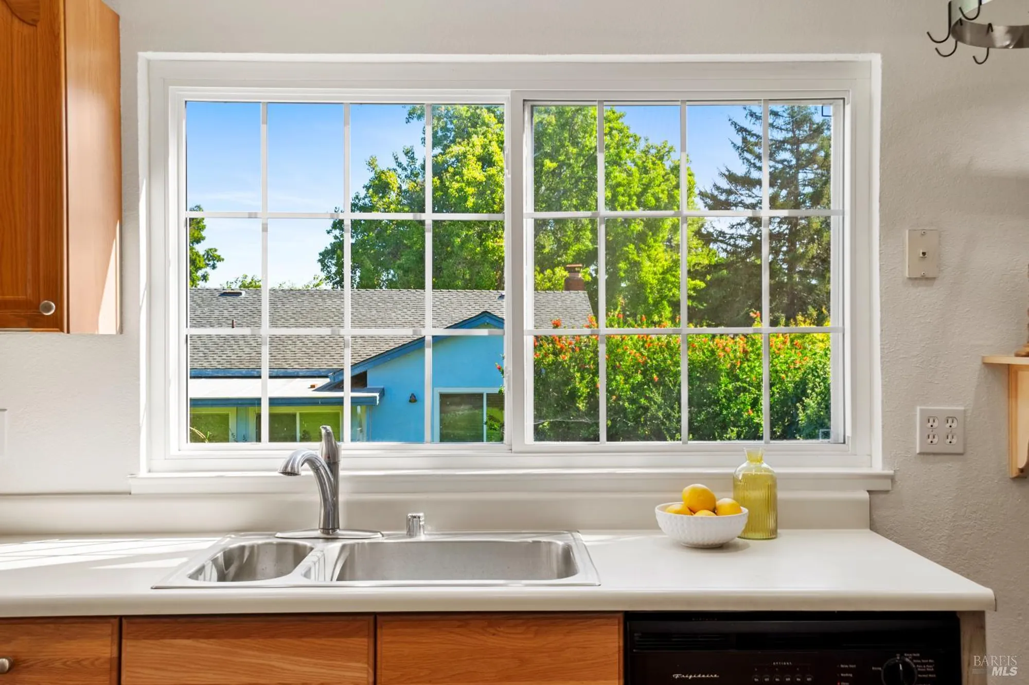 Property Slideshow image 18 of 59 | 175 temelec cir, Sonoma, CA, 95476