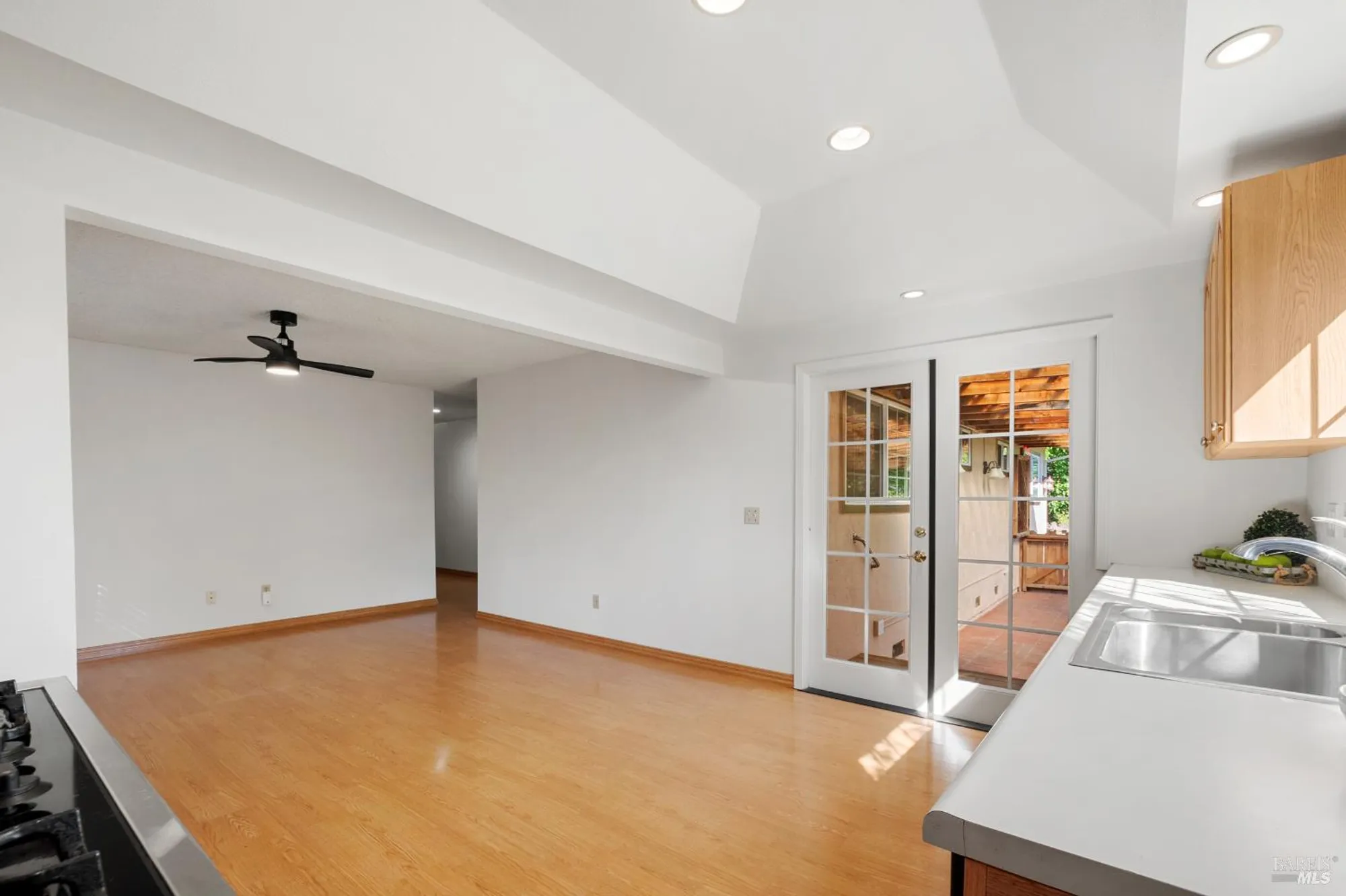 Property Slideshow image 20 of 59 | 175 temelec cir, Sonoma, CA, 95476