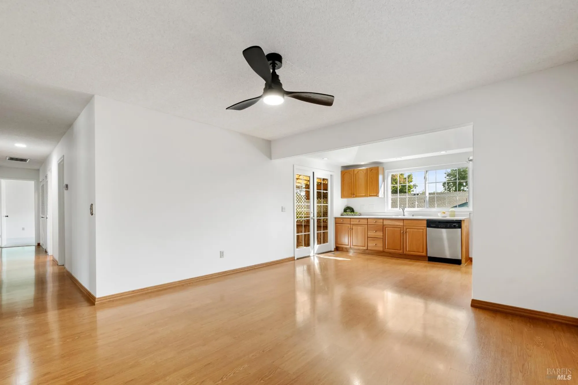 Property Slideshow image 13 of 59 | 175 temelec cir, Sonoma, CA, 95476