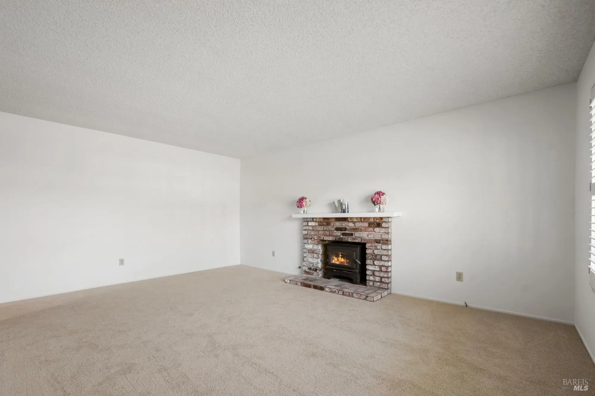 Property Slideshow image 10 of 59 | 175 temelec cir, Sonoma, CA, 95476