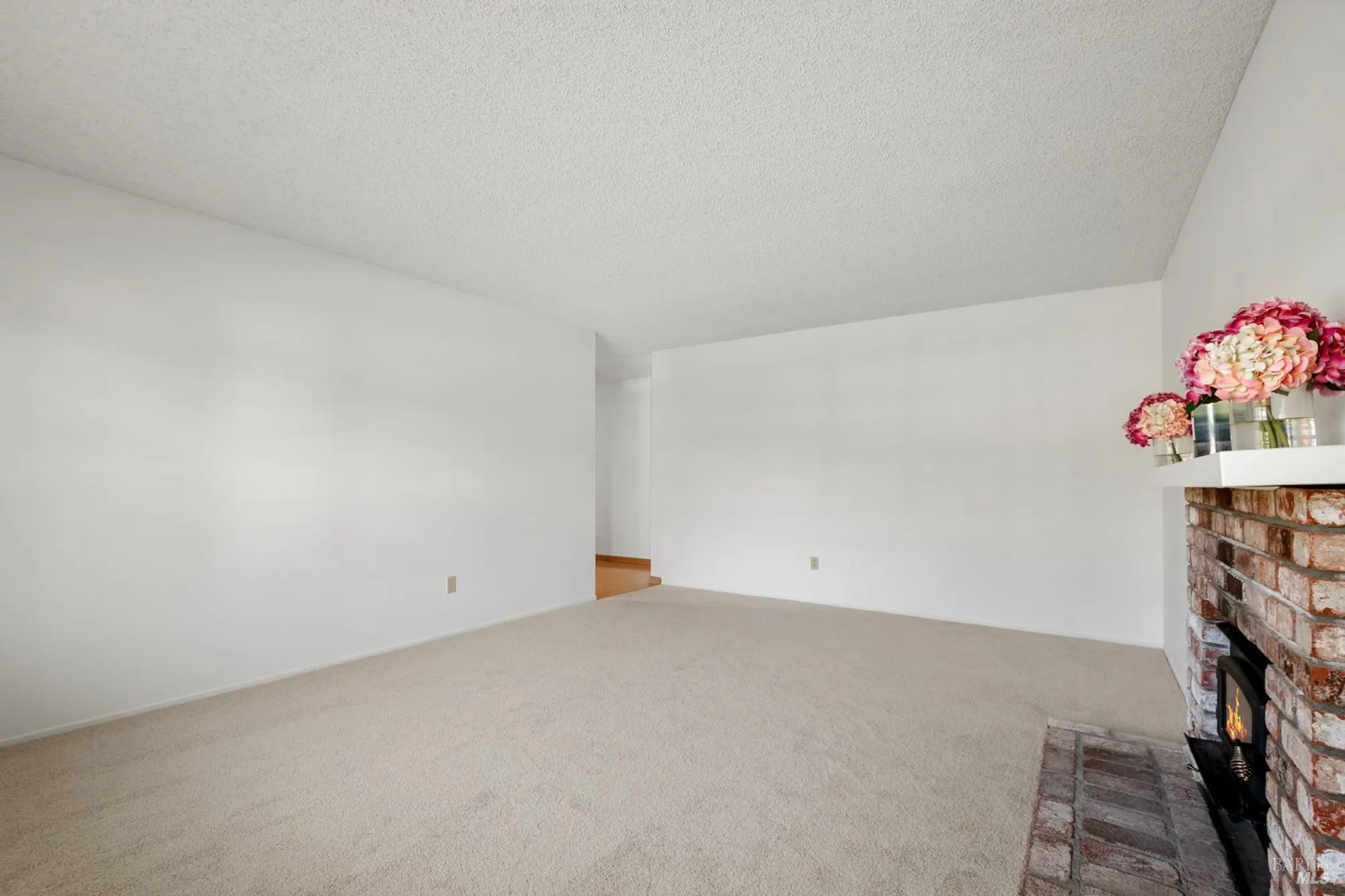 Property Slideshow image 9 of 59 | 175 temelec cir, Sonoma, CA, 95476