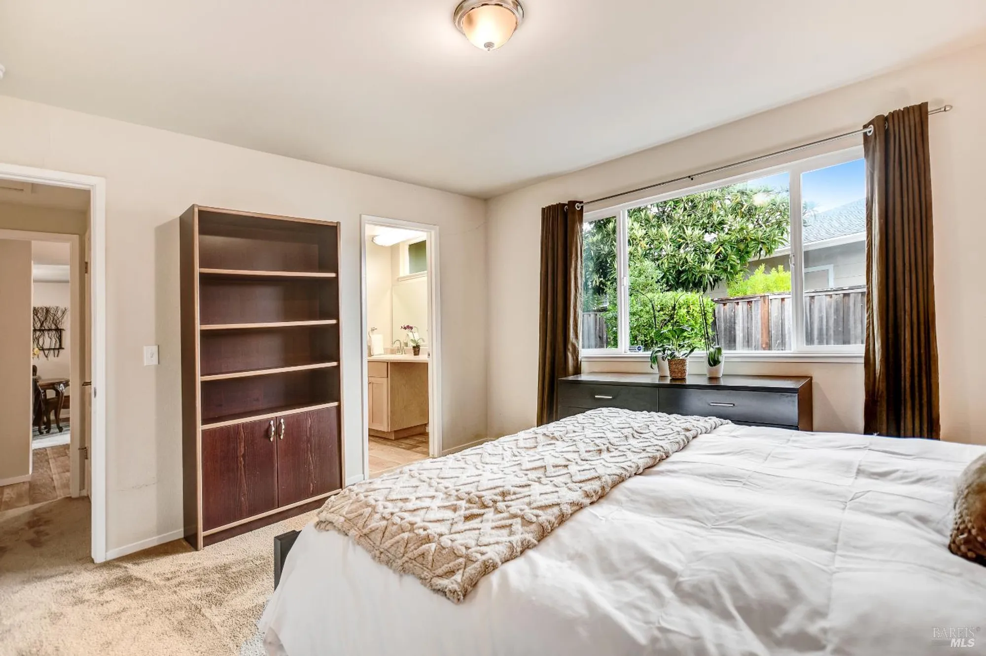 Property Slideshow image 13 of 24 | 284 valley oaks dr, Santa Rosa, CA, 95409