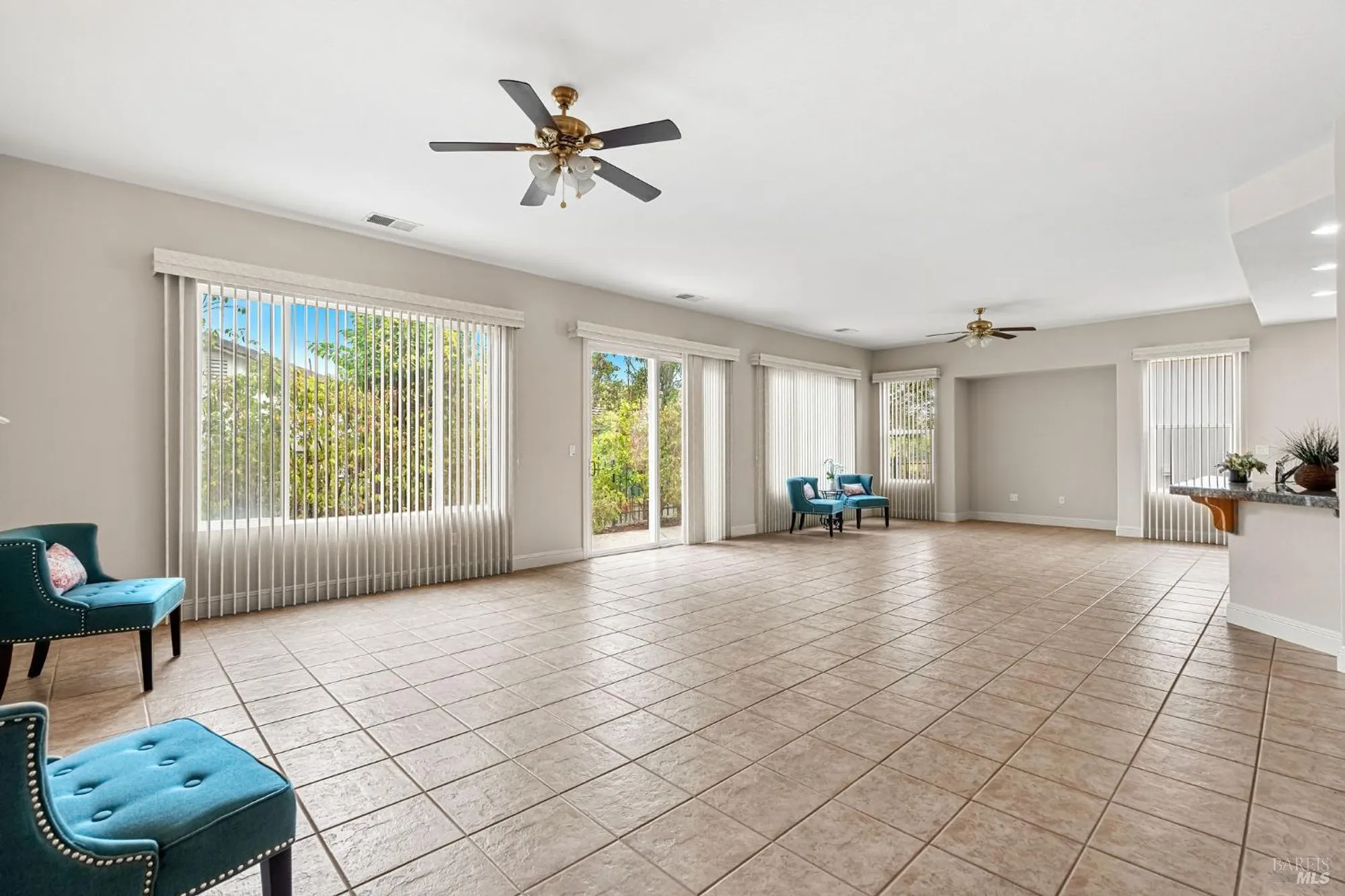 Property Slideshow image 5 of 79 | 408 willow brook way, Rio Vista, CA, 94571