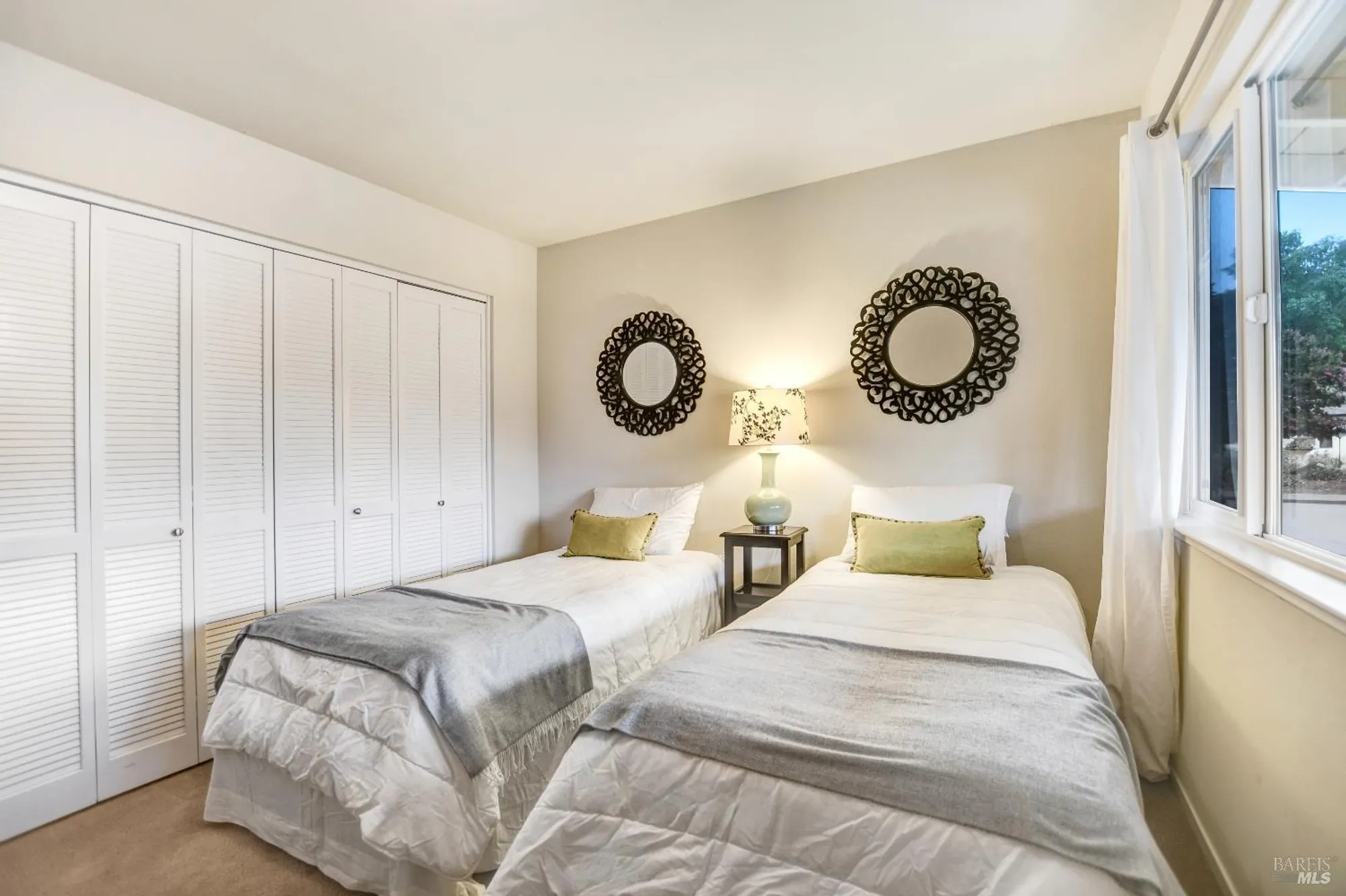 Property Slideshow image 18 of 24 | 284 valley oaks dr, Santa Rosa, CA, 95409