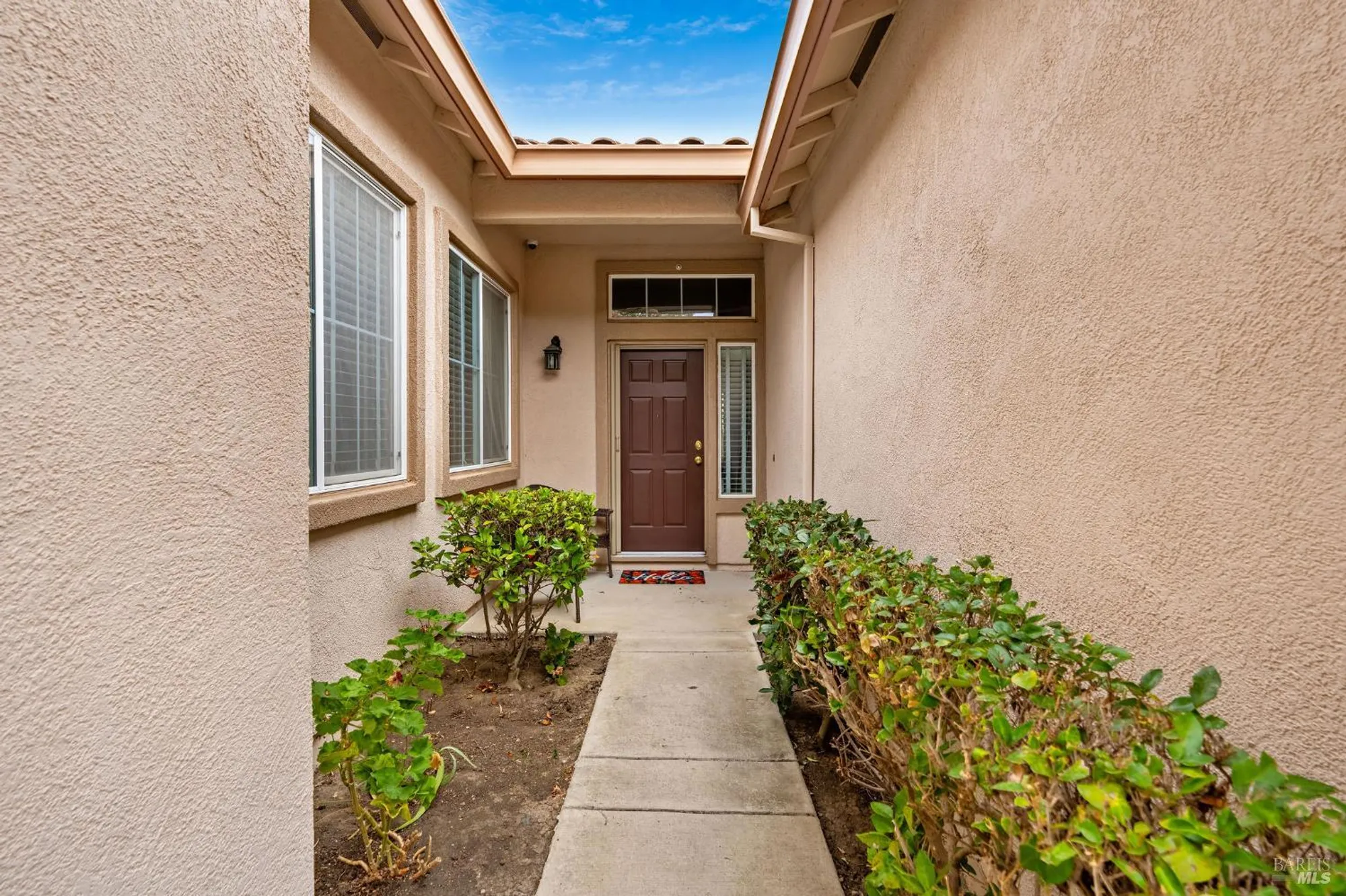 Property Slideshow image 2 of 79 | 408 willow brook way, Rio Vista, CA, 94571