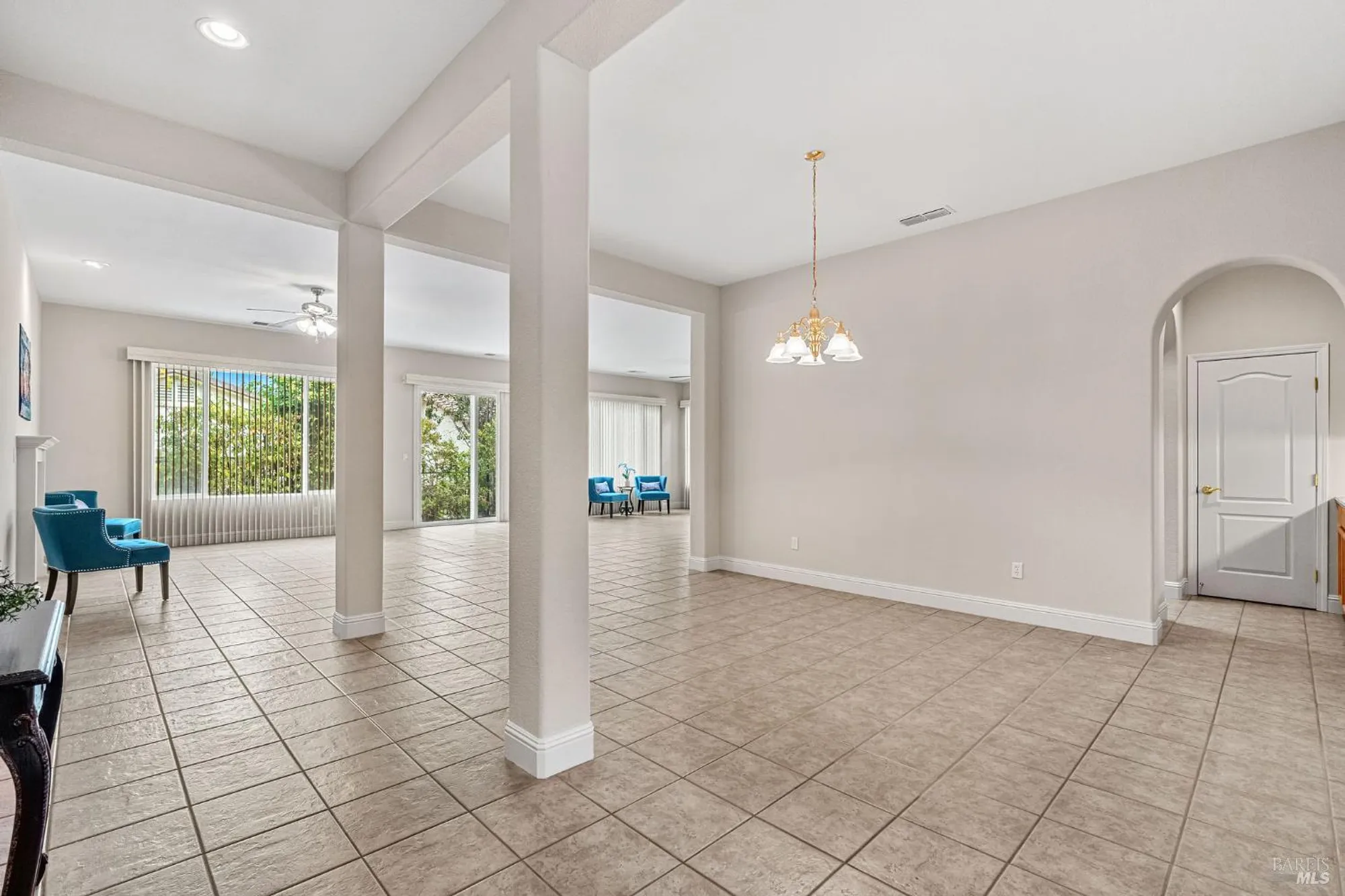 Property Slideshow image 18 of 79 | 408 willow brook way, Rio Vista, CA, 94571