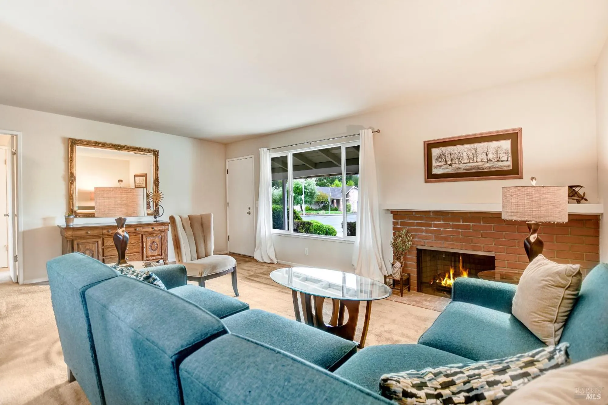 Property Slideshow image 4 of 24 | 284 valley oaks dr, Santa Rosa, CA, 95409