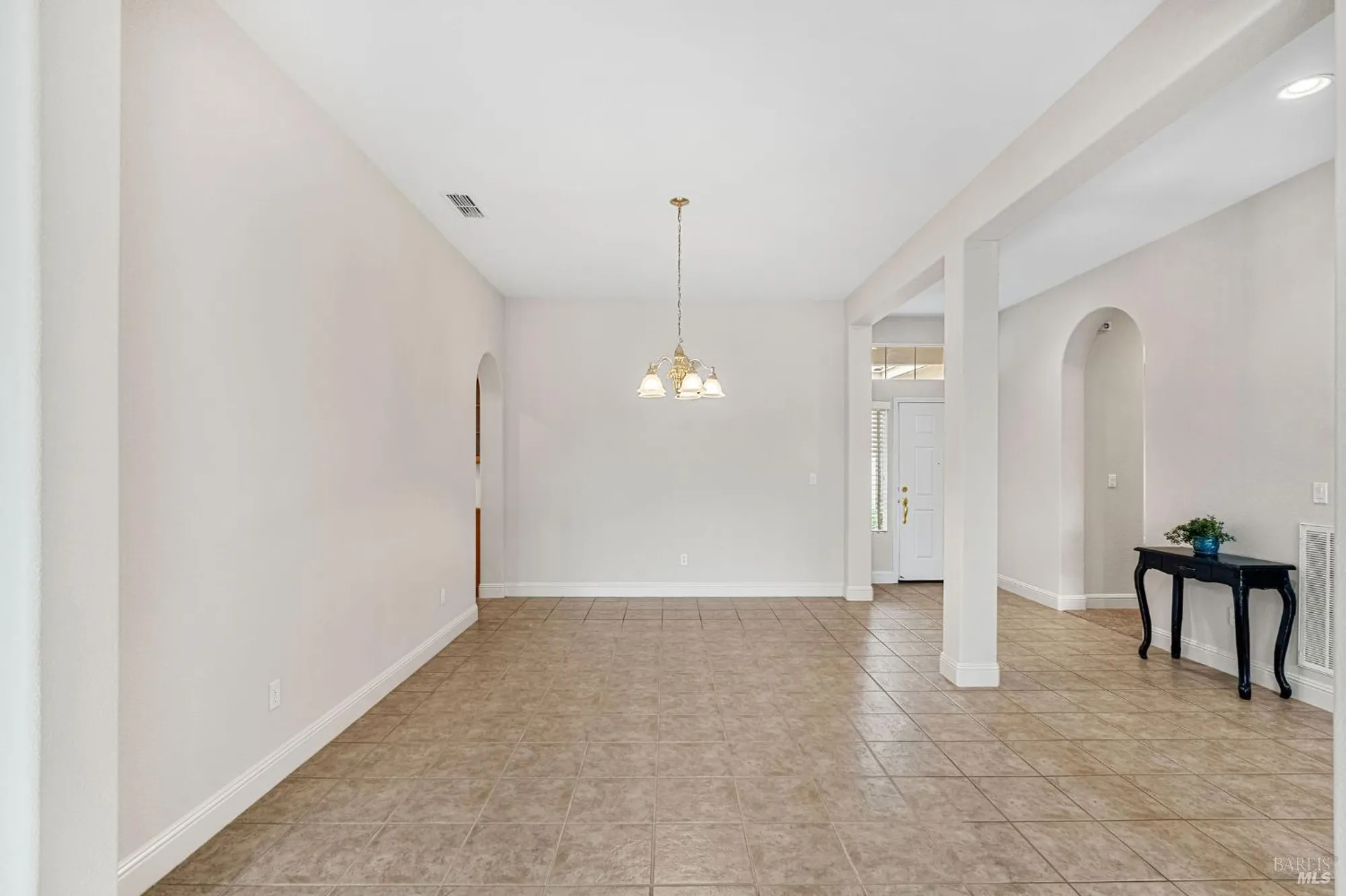 Property Slideshow image 4 of 79 | 408 willow brook way, Rio Vista, CA, 94571