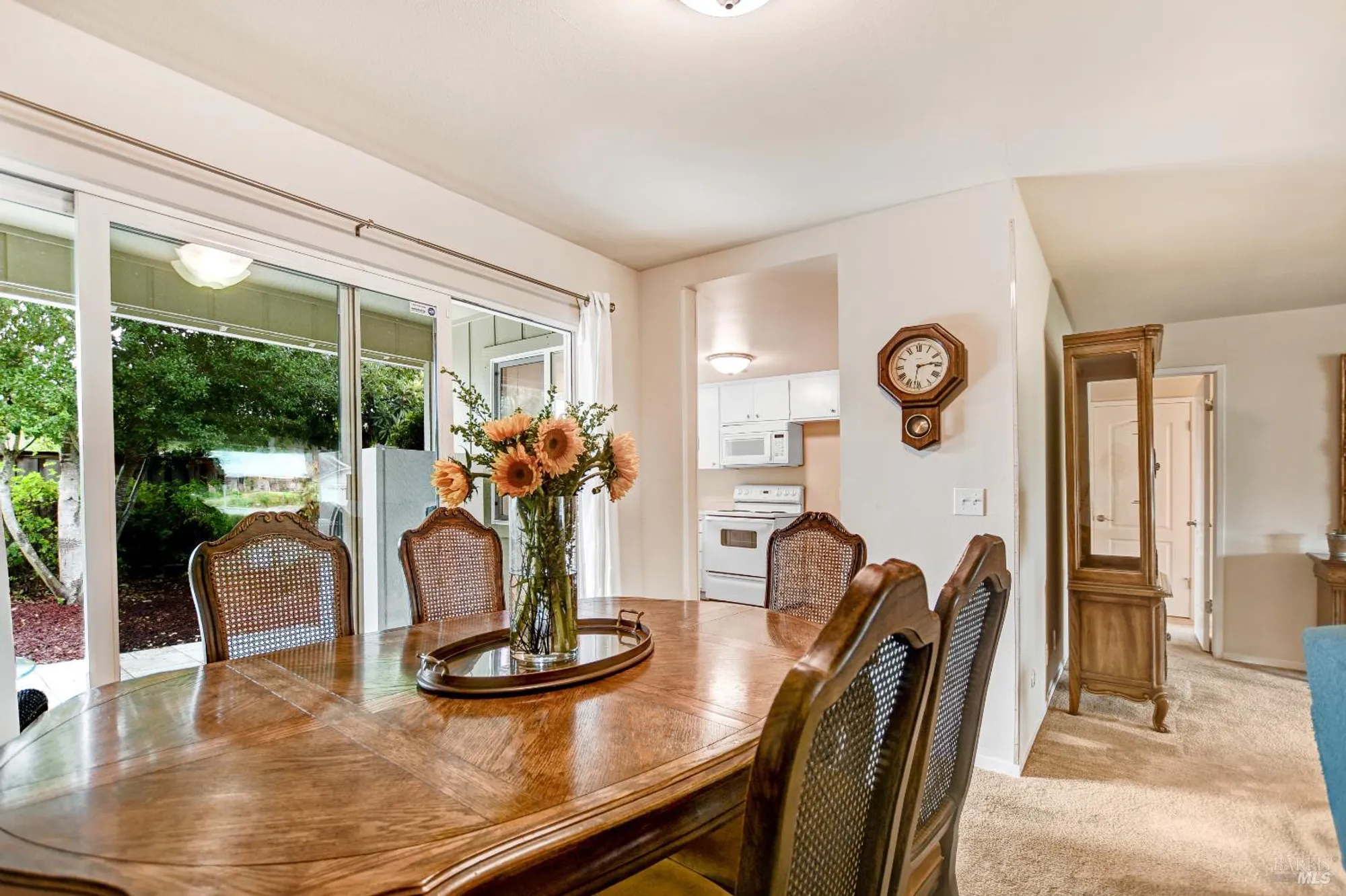 Property Slideshow image 6 of 24 | 284 valley oaks dr, Santa Rosa, CA, 95409