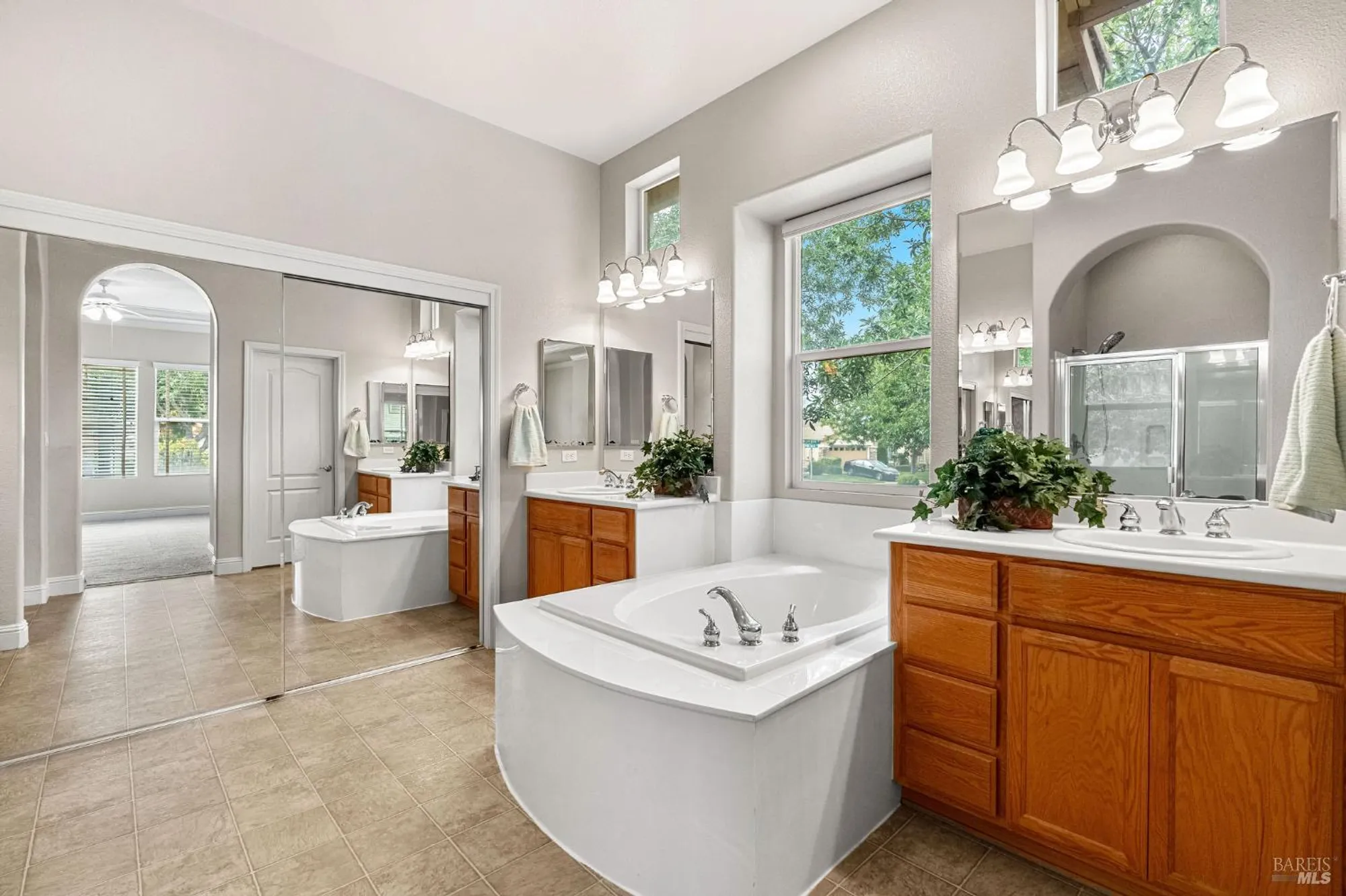 Property Slideshow image 24 of 79 | 408 willow brook way, Rio Vista, CA, 94571