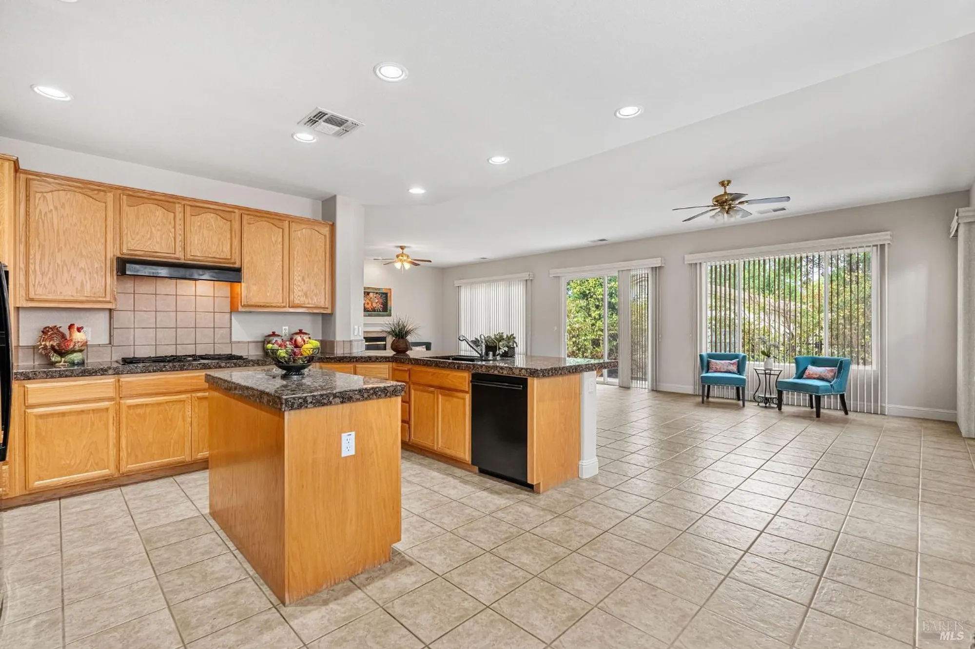 Property Slideshow image 16 of 79 | 408 willow brook way, Rio Vista, CA, 94571