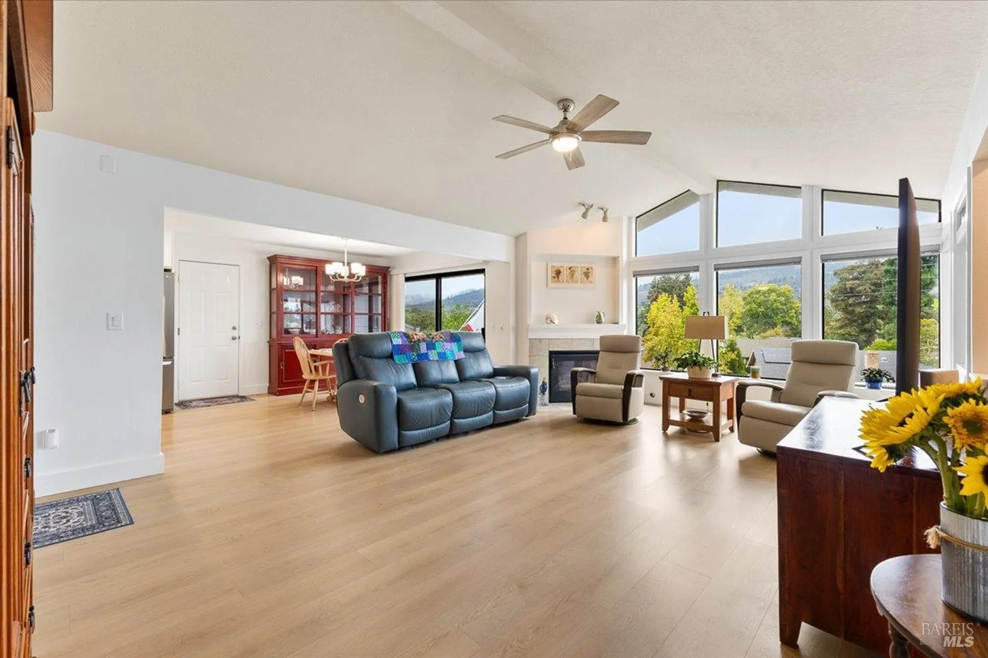 Property Slideshow image 12 of 49 | 6850 oakmont dr, Santa Rosa, CA, 95409