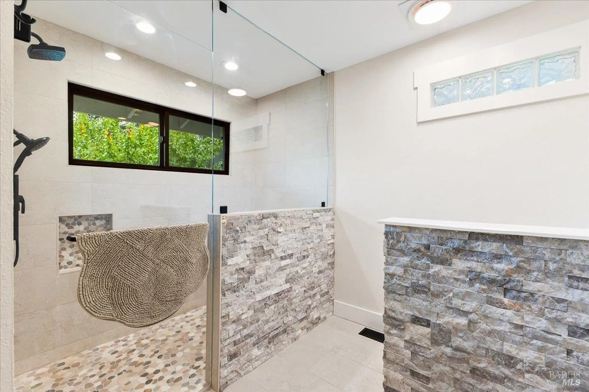 Property Slideshow image 25 of 49 | 6850 oakmont dr, Santa Rosa, CA, 95409