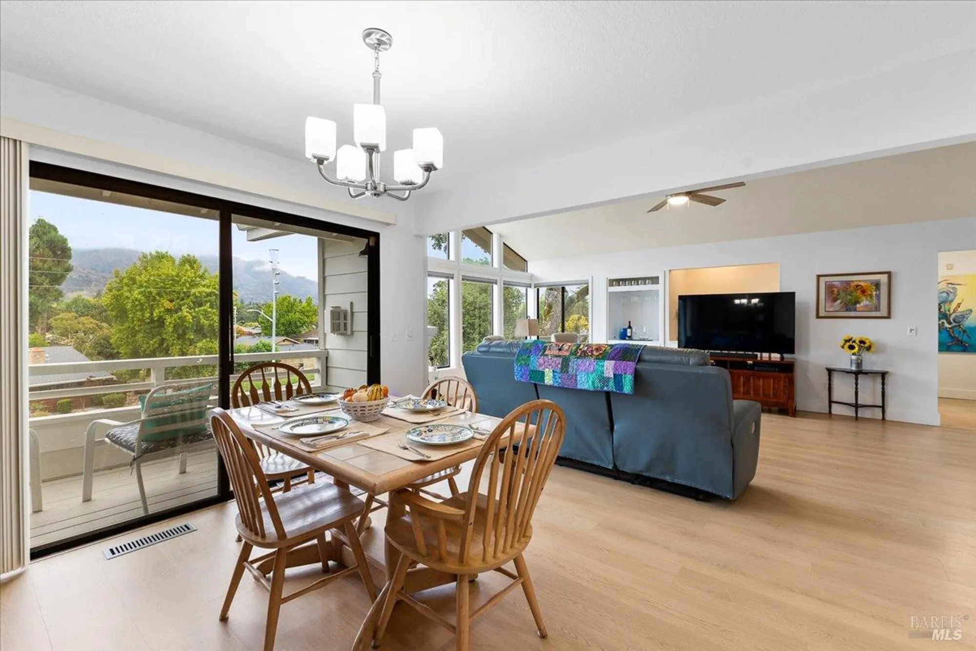 Property Slideshow image 14 of 49 | 6850 oakmont dr, Santa Rosa, CA, 95409