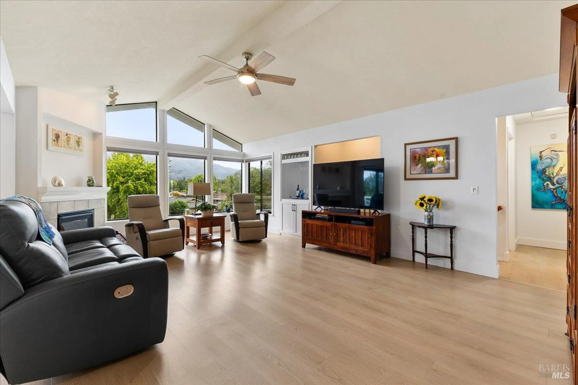 Property Slideshow image 10 of 49 | 6850 oakmont dr, Santa Rosa, CA, 95409