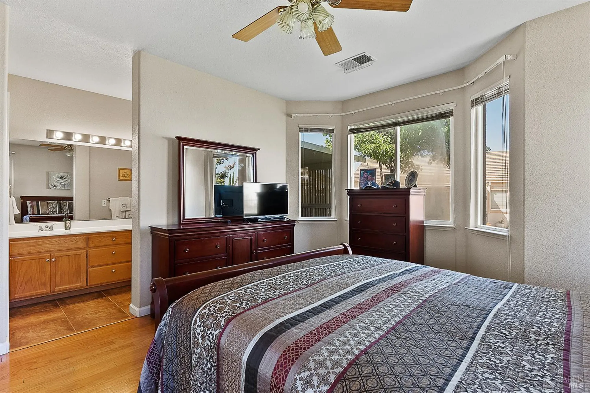 Property Slideshow image 14 of 30 | 714 cherry hills ln, Rio Vista, CA, 94571