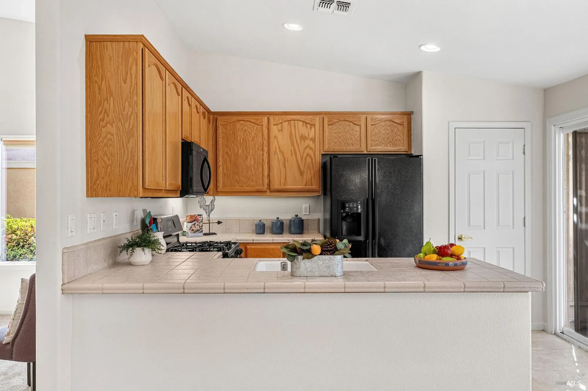 Property Slideshow image 12 of 75 | 375 atlantic dr, Rio Vista, CA, 94571