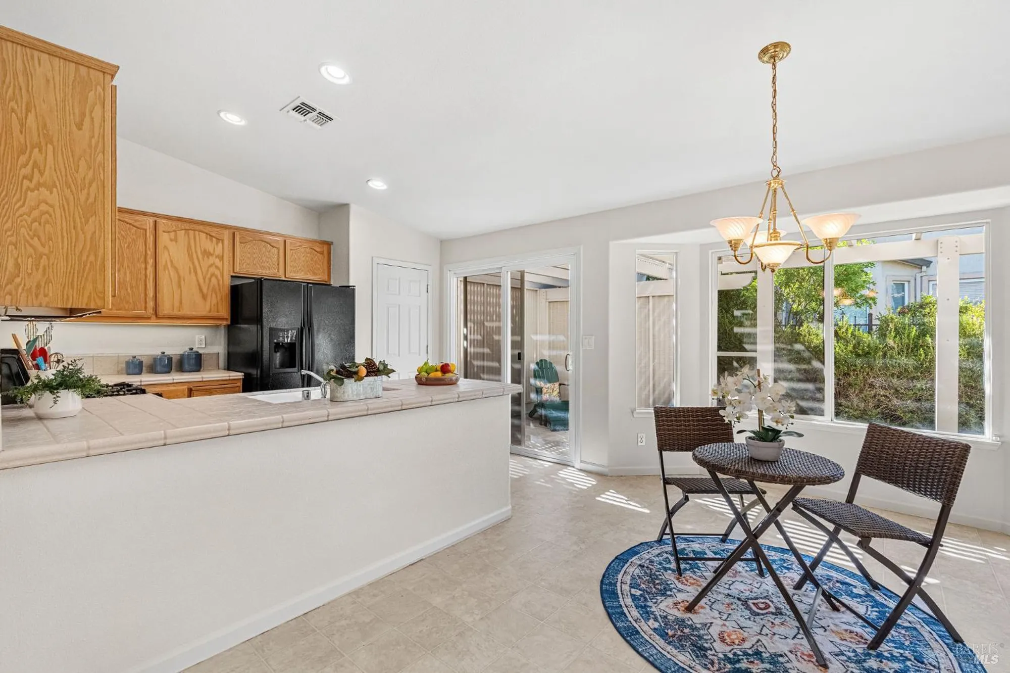 Property Slideshow image 10 of 75 | 375 atlantic dr, Rio Vista, CA, 94571