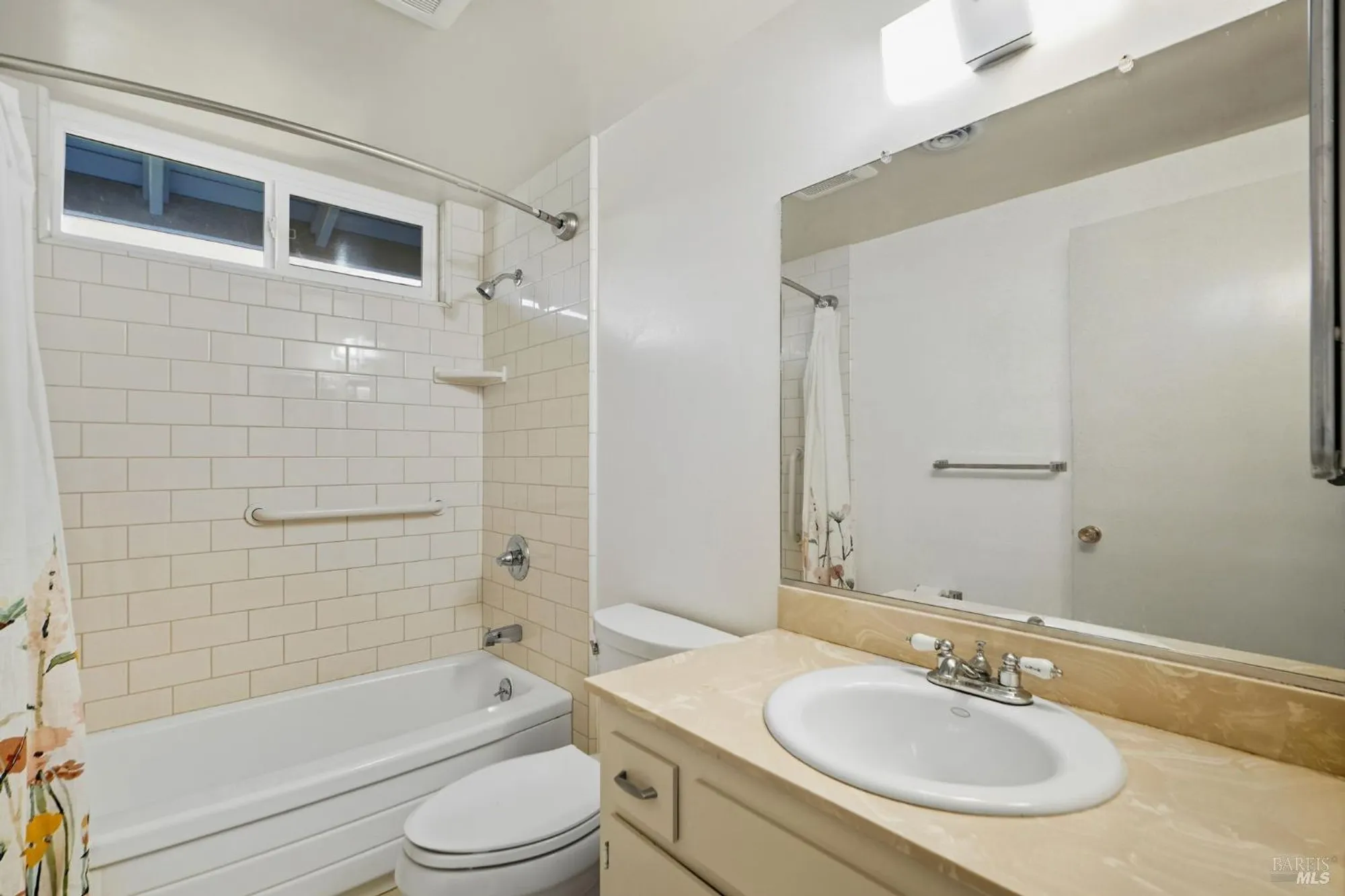 Property Slideshow image 12 of 18 | 316 green field cir, Santa Rosa, CA, 95409