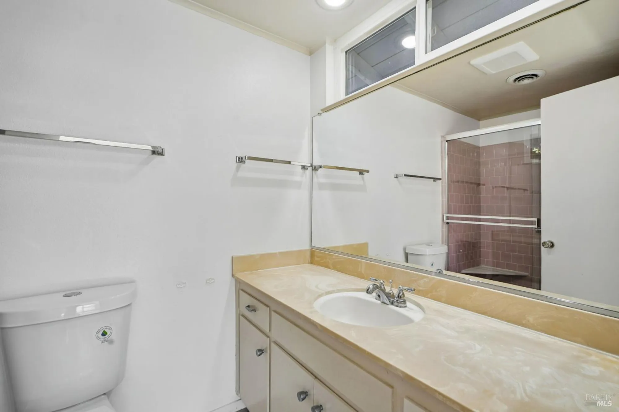 Property Slideshow image 13 of 18 | 316 green field cir, Santa Rosa, CA, 95409