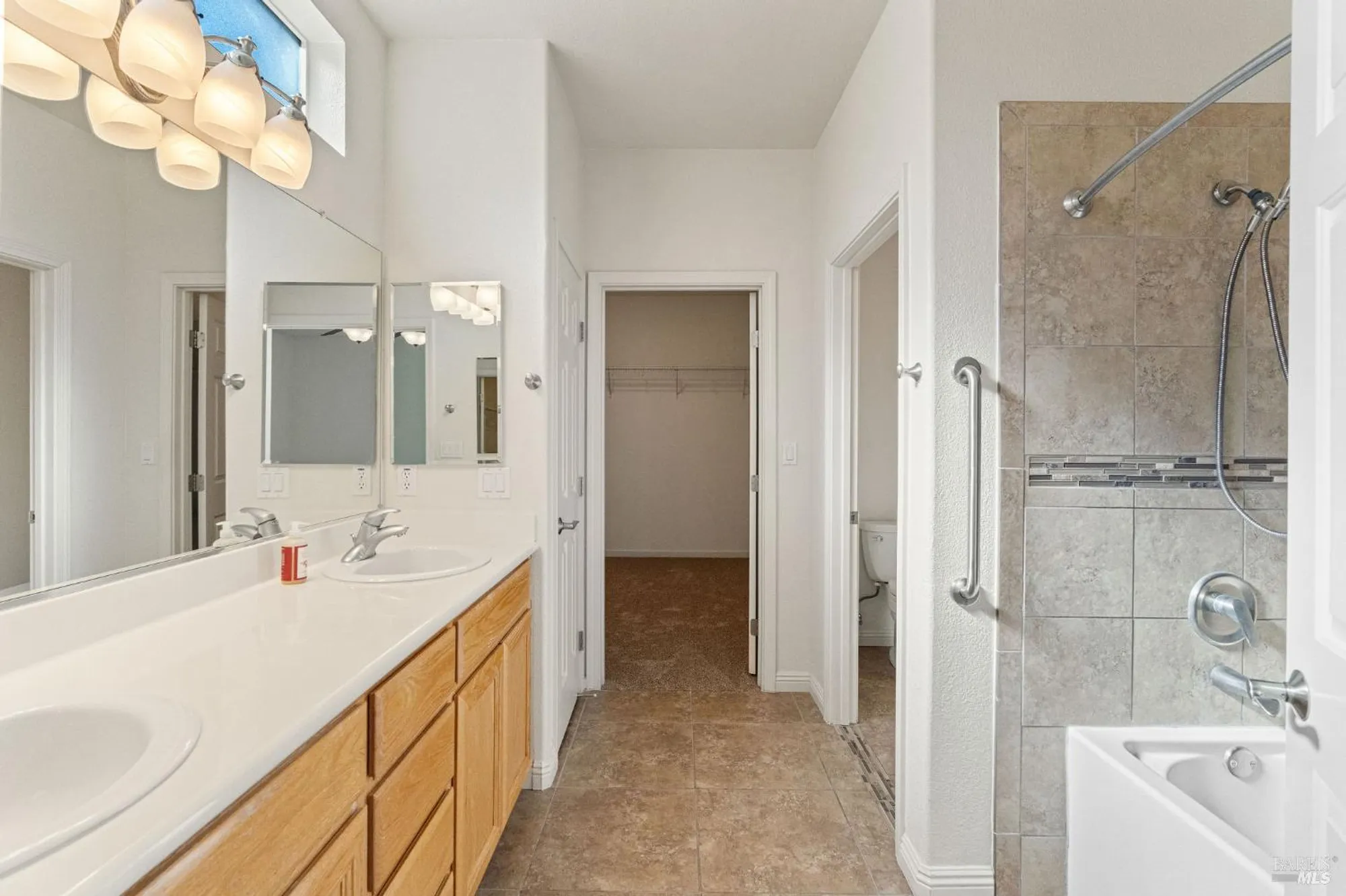 Property Slideshow image 18 of 58 | 608 american falls dr, Rio Vista, CA, 94571