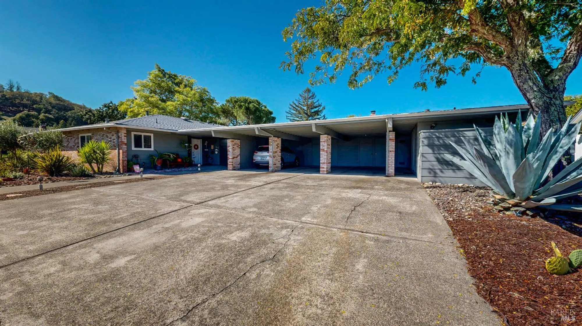 Property Slideshow image 2 of 65 | 339 valley oaks dr, Santa Rosa, CA, 95409