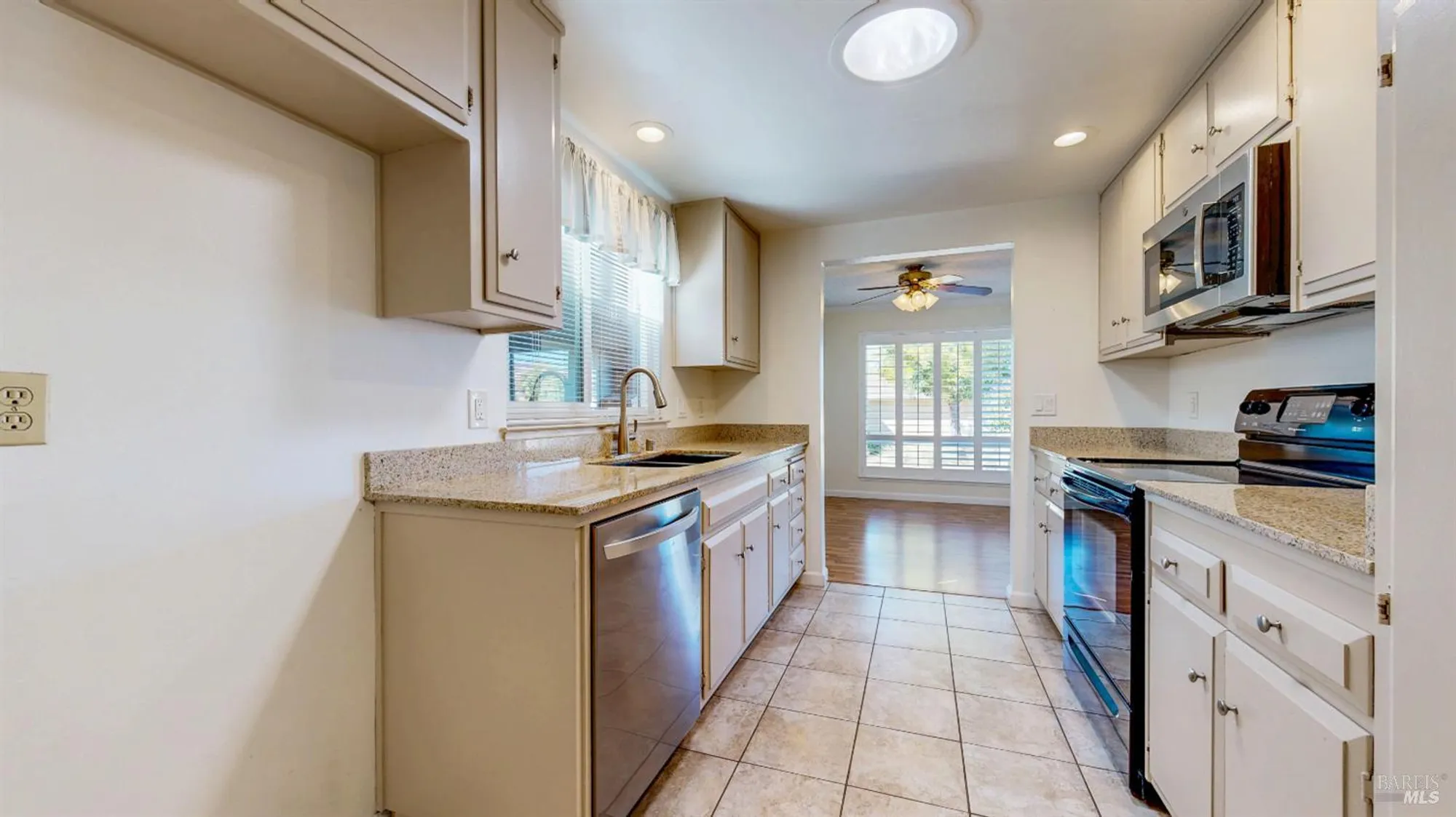 Property Slideshow image 10 of 65 | 339 valley oaks dr, Santa Rosa, CA, 95409