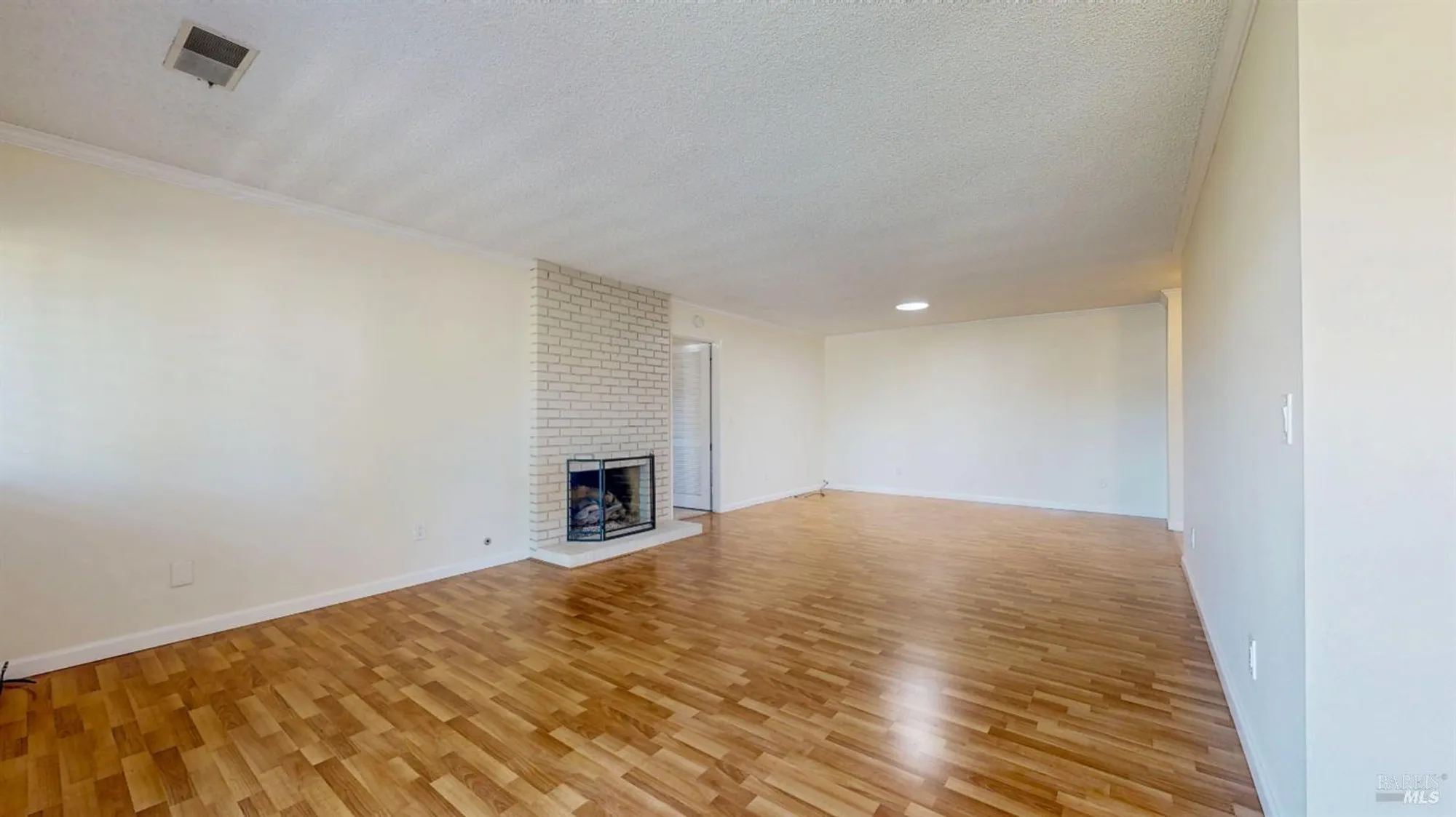 Property Slideshow image 17 of 65 | 339 valley oaks dr, Santa Rosa, CA, 95409