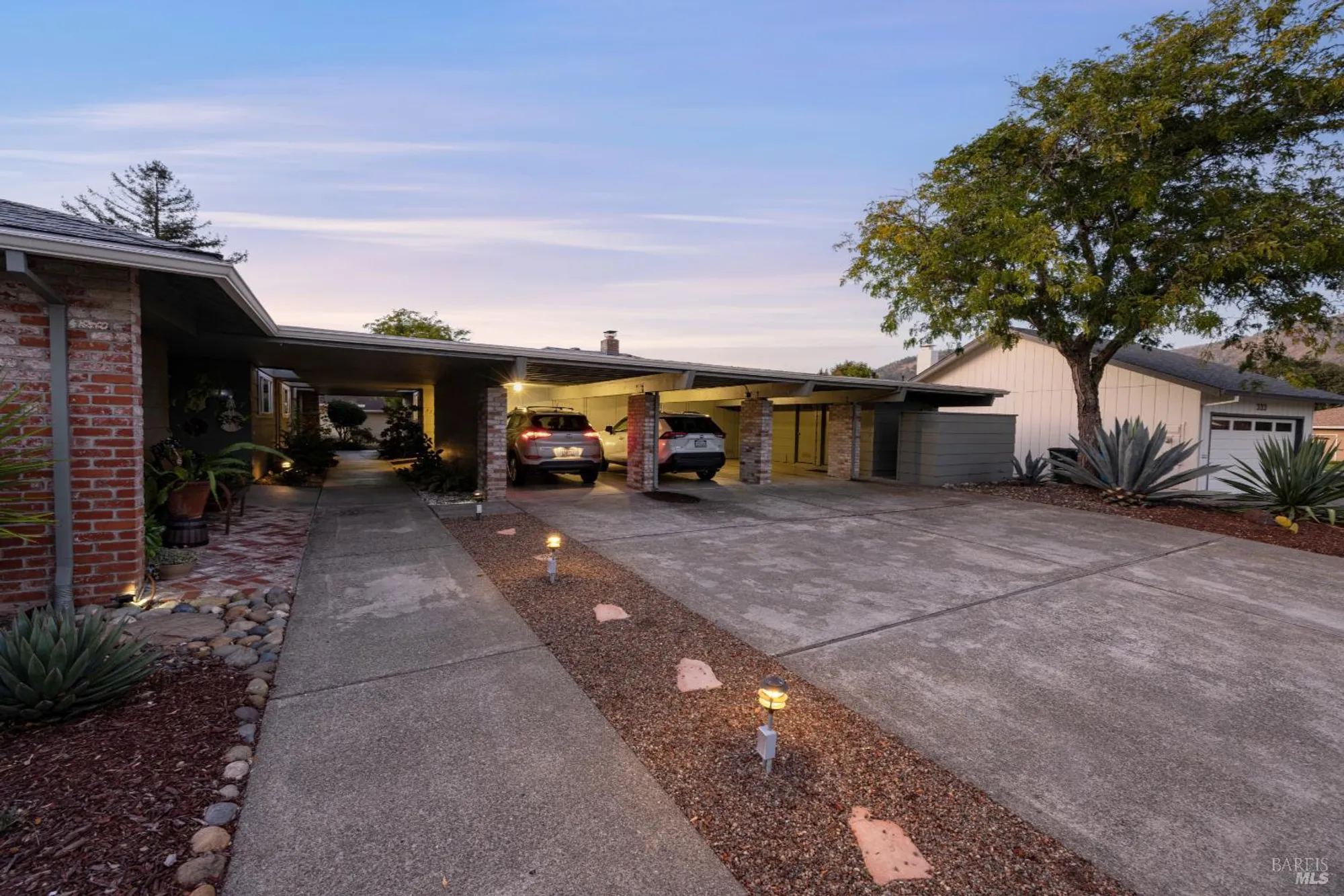Property Slideshow image 3 of 65 | 339 valley oaks dr, Santa Rosa, CA, 95409