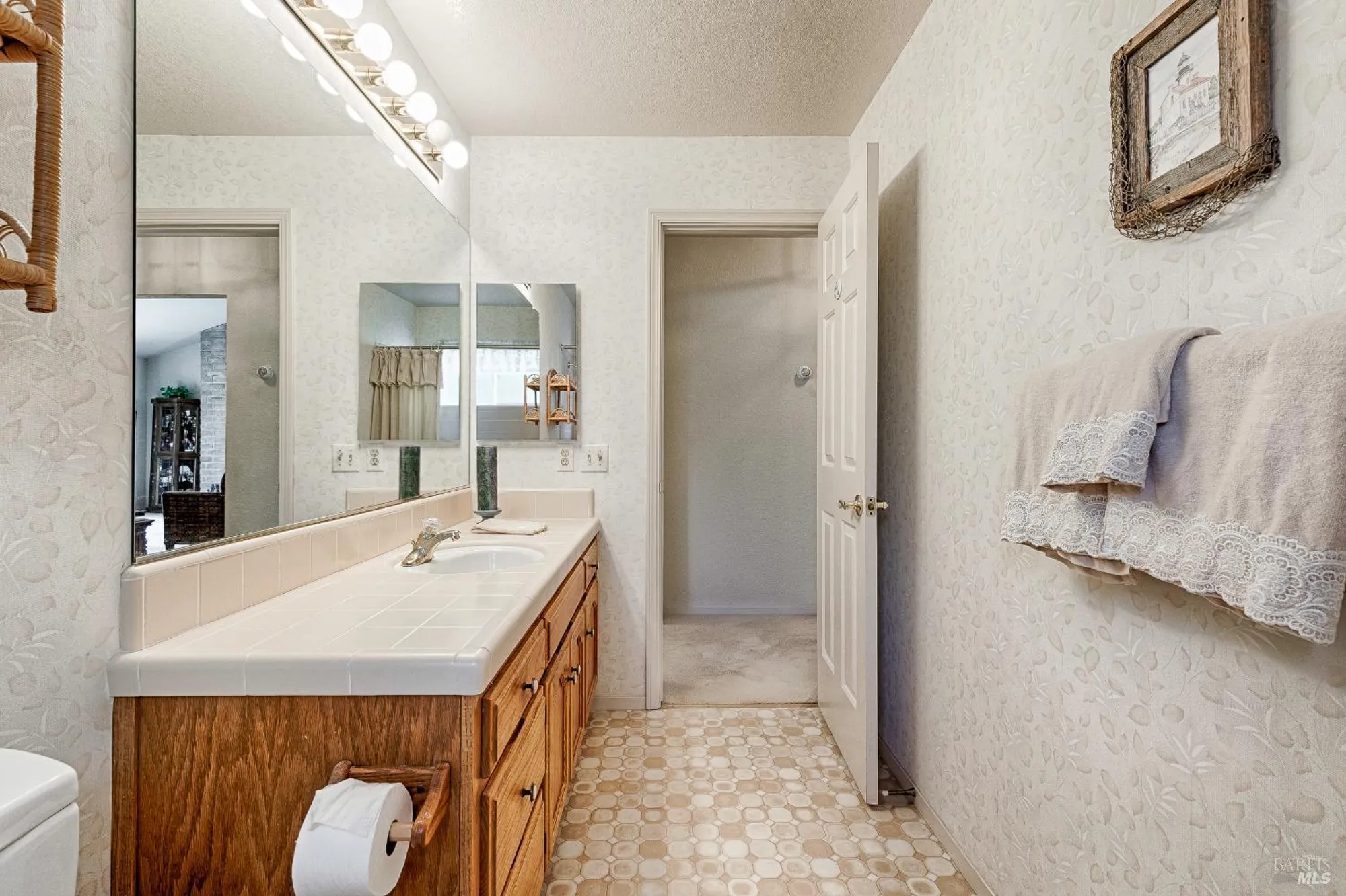 Property Slideshow image 35 of 56 | 240 silver creek cir, Santa Rosa, CA, 95409