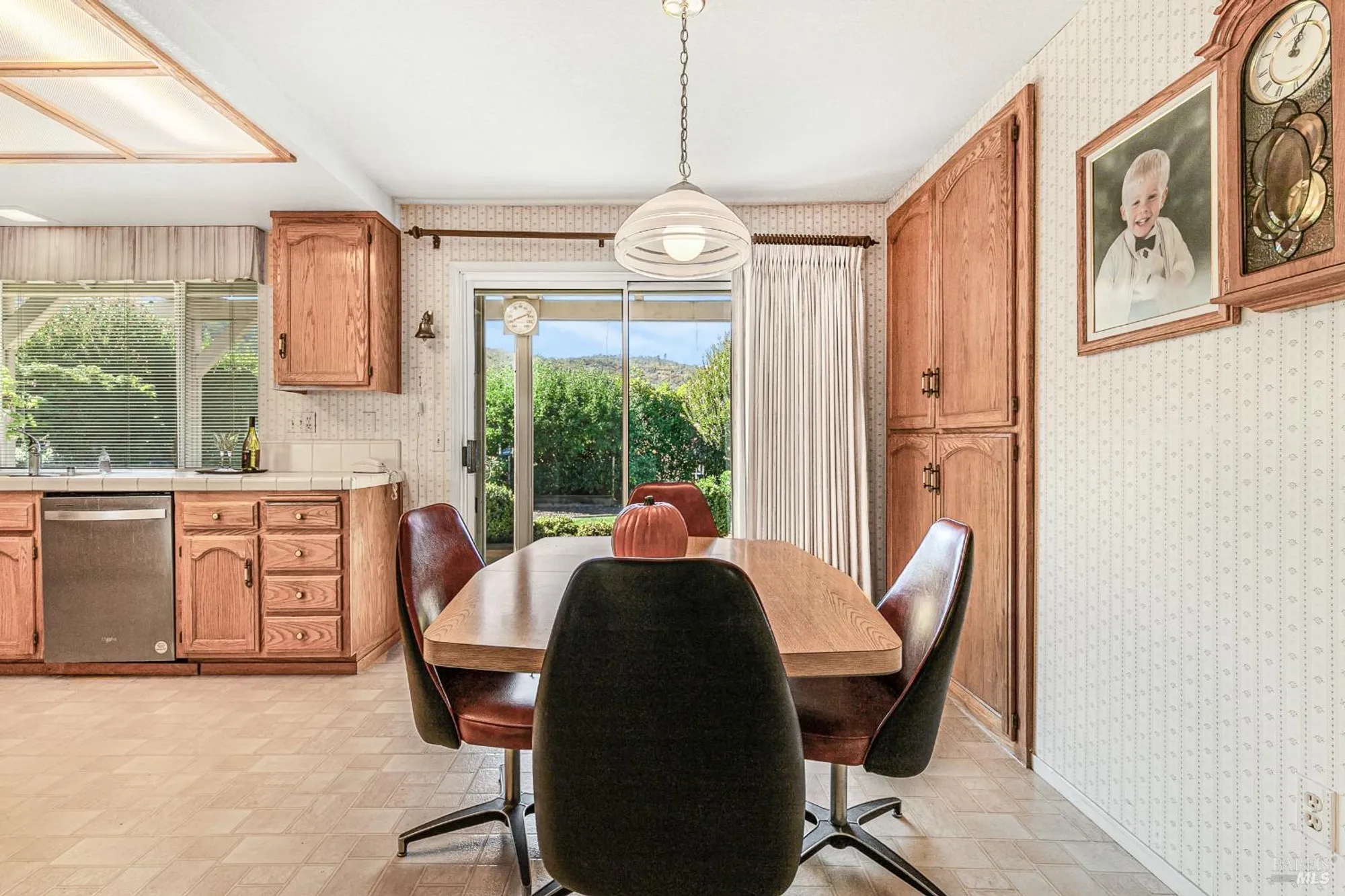 Property Slideshow image 14 of 56 | 240 silver creek cir, Santa Rosa, CA, 95409