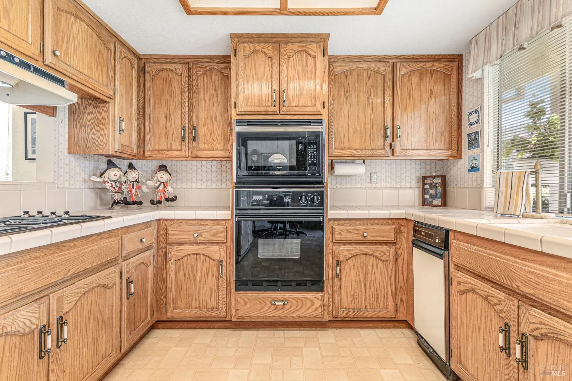 Property Slideshow image 17 of 56 | 240 silver creek cir, Santa Rosa, CA, 95409