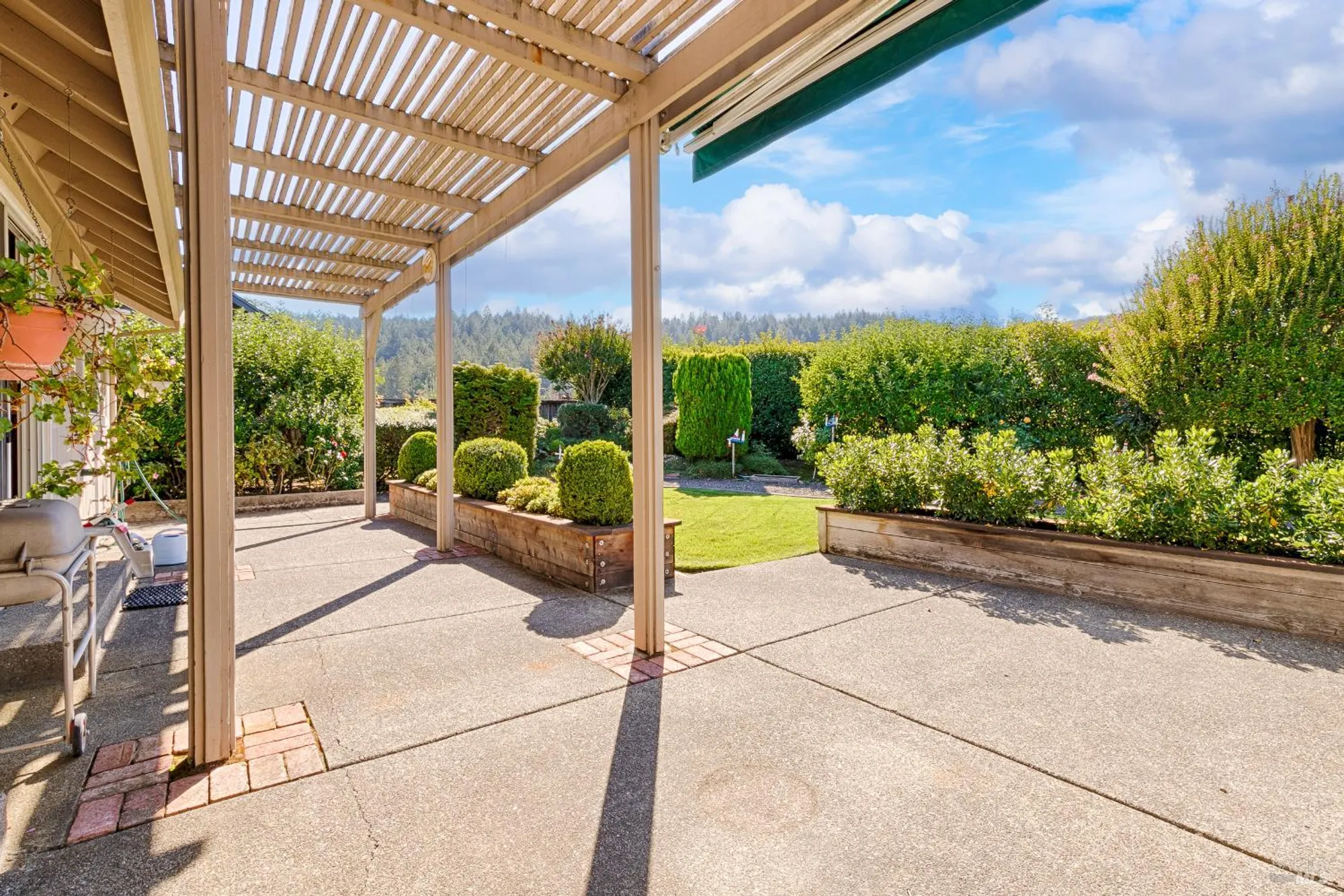 Property Slideshow image 42 of 56 | 240 silver creek cir, Santa Rosa, CA, 95409