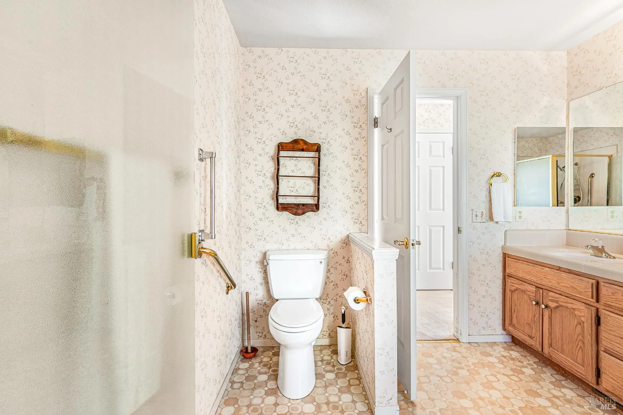 Property Slideshow image 29 of 56 | 240 silver creek cir, Santa Rosa, CA, 95409