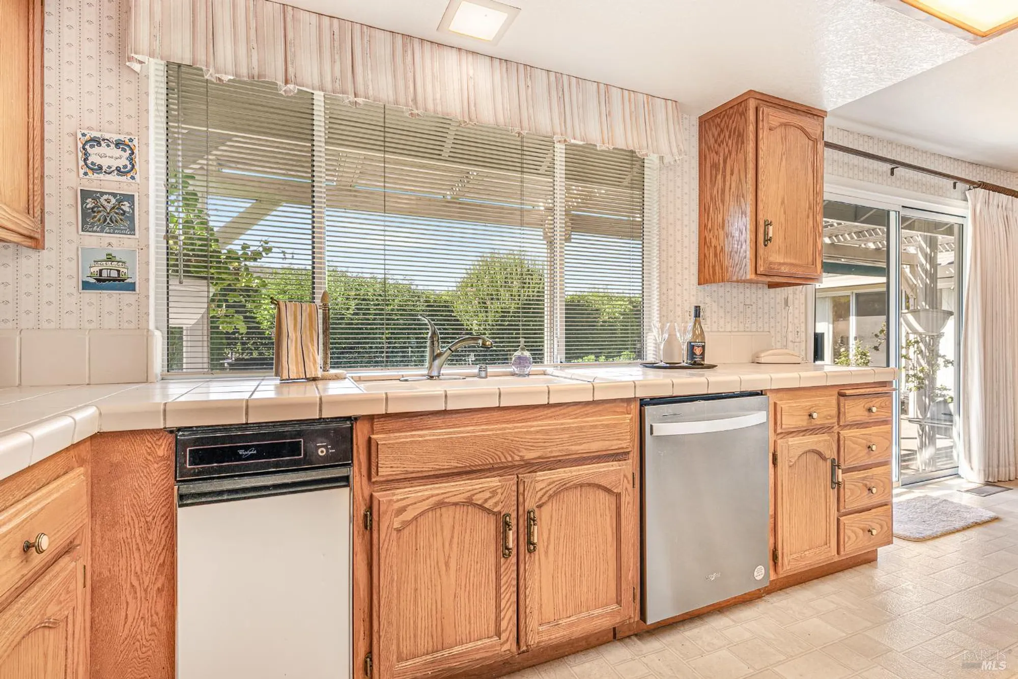 Property Slideshow image 21 of 56 | 240 silver creek cir, Santa Rosa, CA, 95409