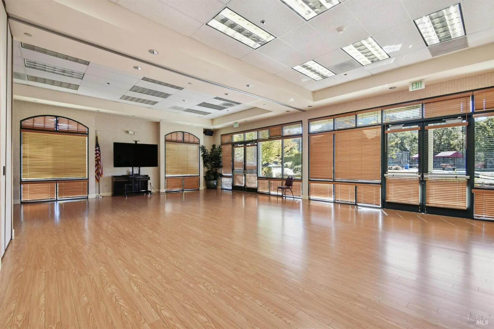 Property Slideshow image 32 of 36 | 154 clover springs dr, Cloverdale, CA, 95425