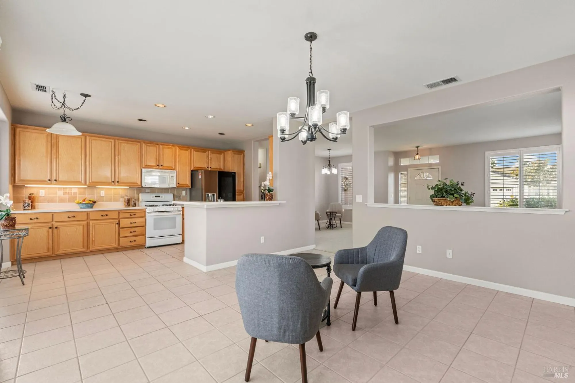 Property Slideshow image 12 of 65 | 242 cedar ridge dr, Rio Vista, CA, 94571