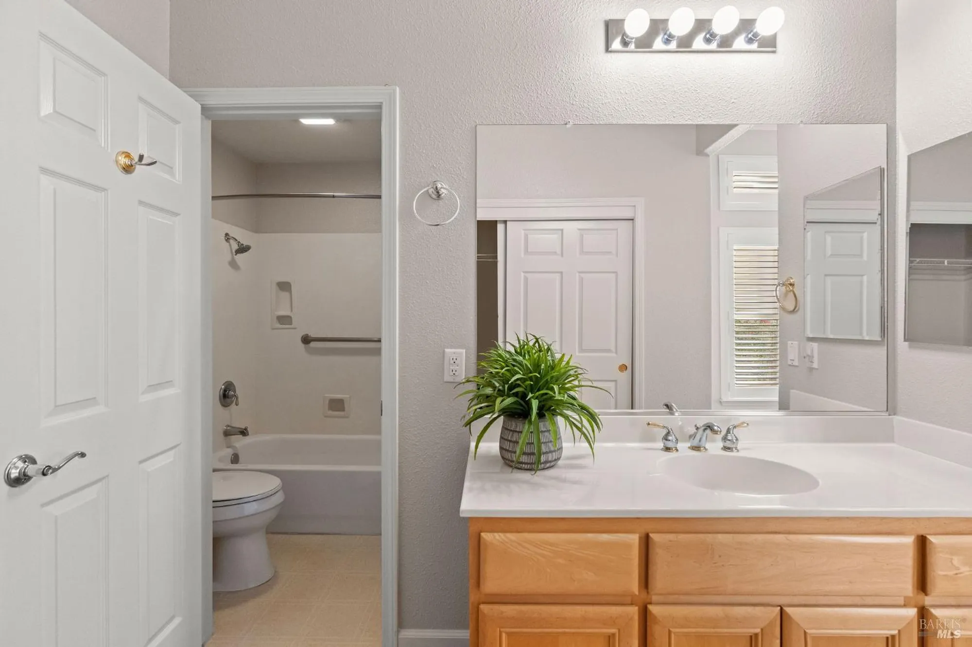 Property Slideshow image 30 of 68 | 459 cedar ridge dr, Rio Vista, CA, 94571