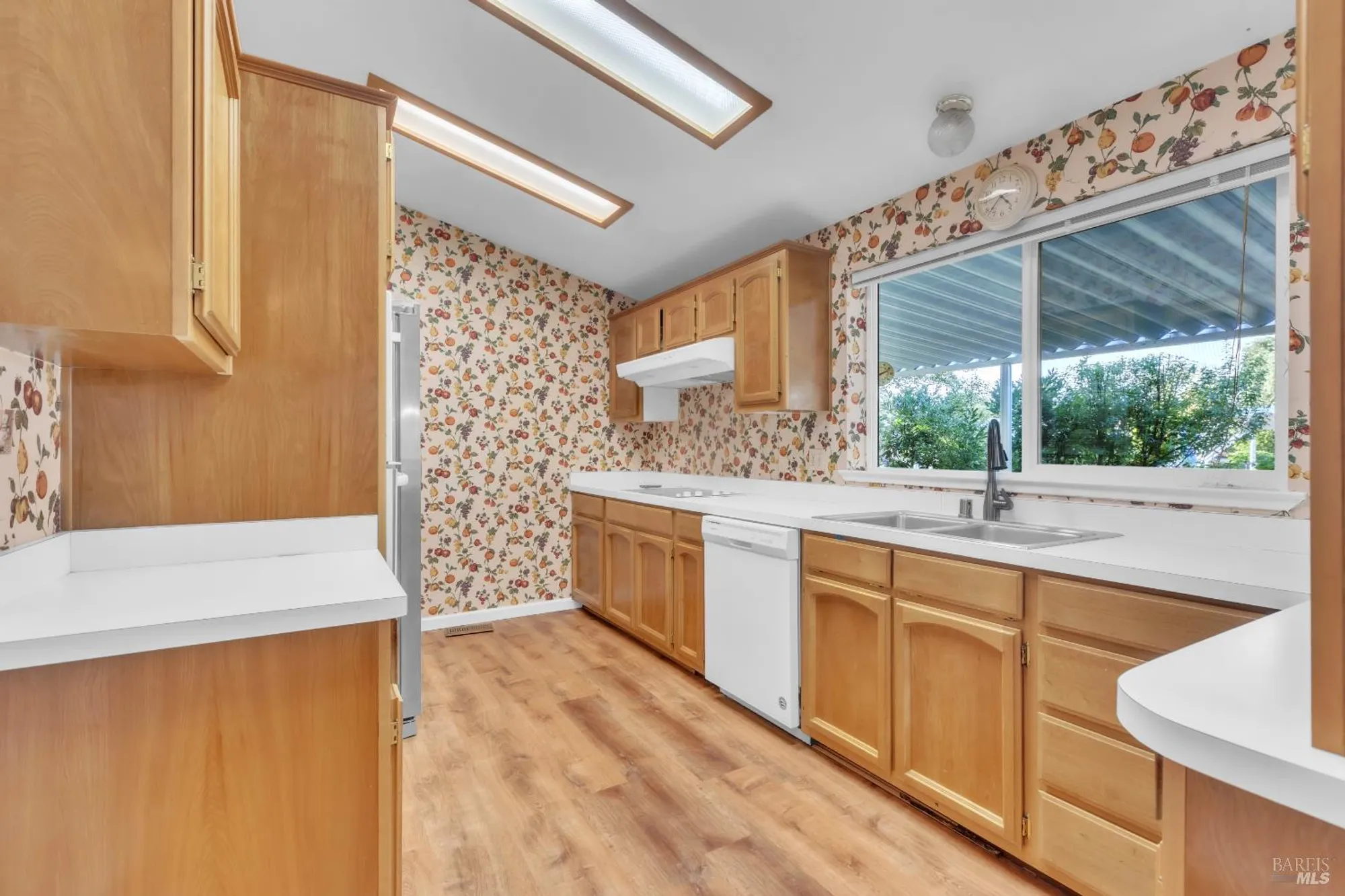 Property Slideshow image 16 of 28 | 105 claret cir, Yountville, CA, 94599