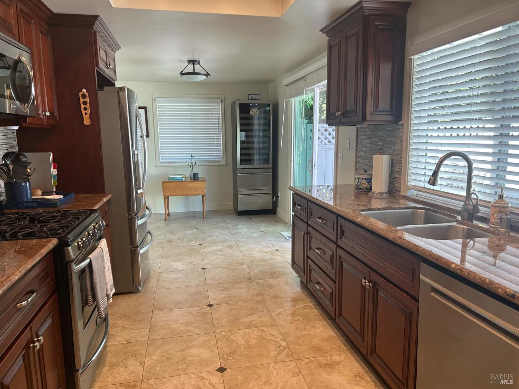 Property Slideshow image 8 of 13 | 6553 meadowridge dr, Santa Rosa, CA, 95409