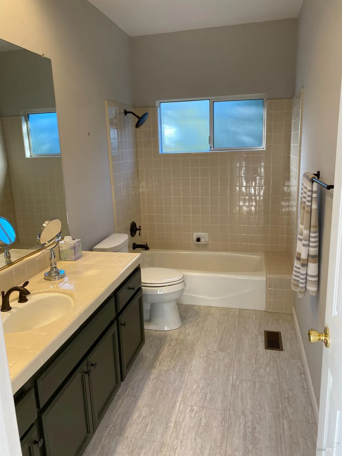 Property Slideshow image 5 of 18 | 6261 meadowstone dr, Santa Rosa, CA, 95409