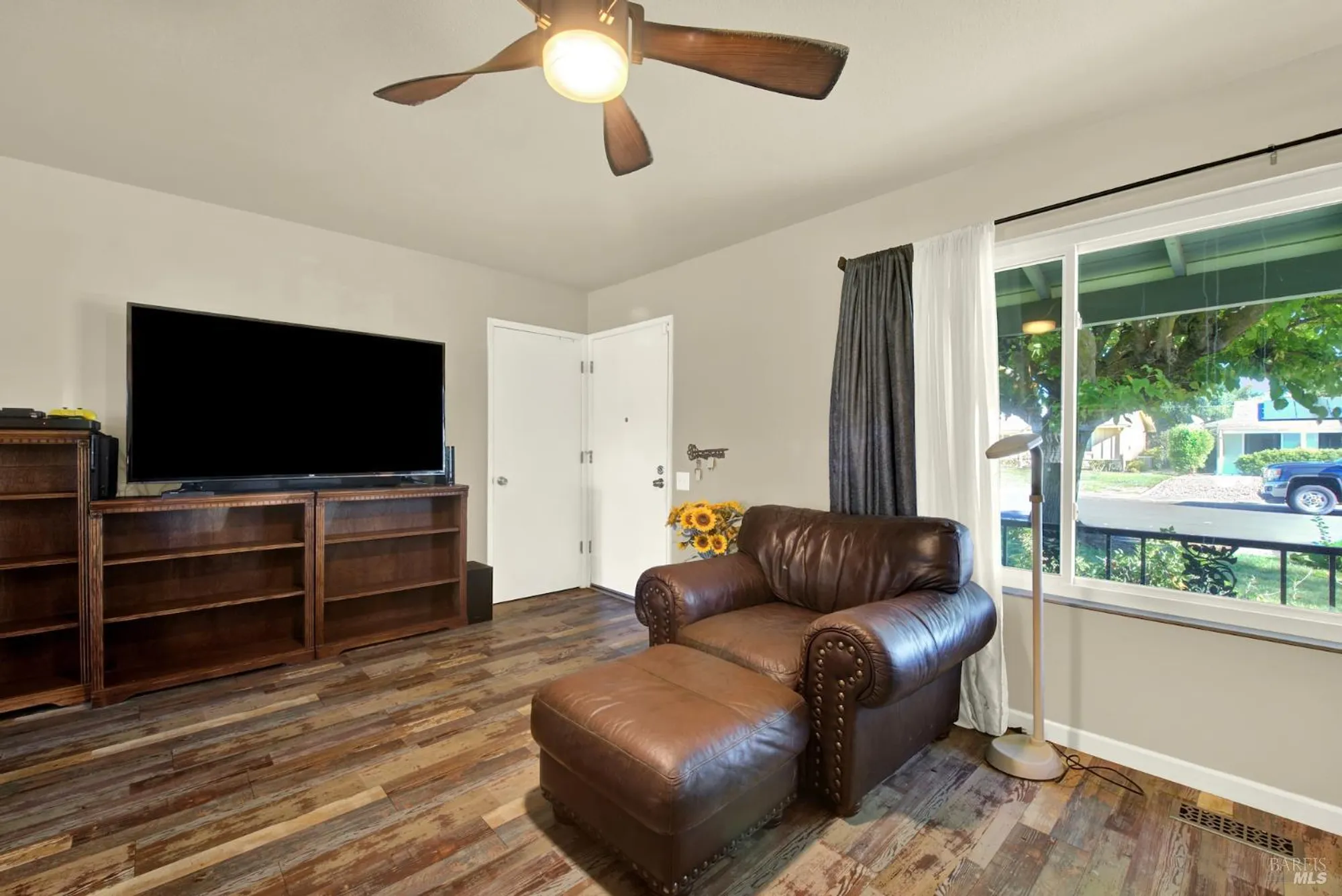 Property Slideshow image 11 of 52 | 171 mckinley cir, Vacaville, CA, 95687