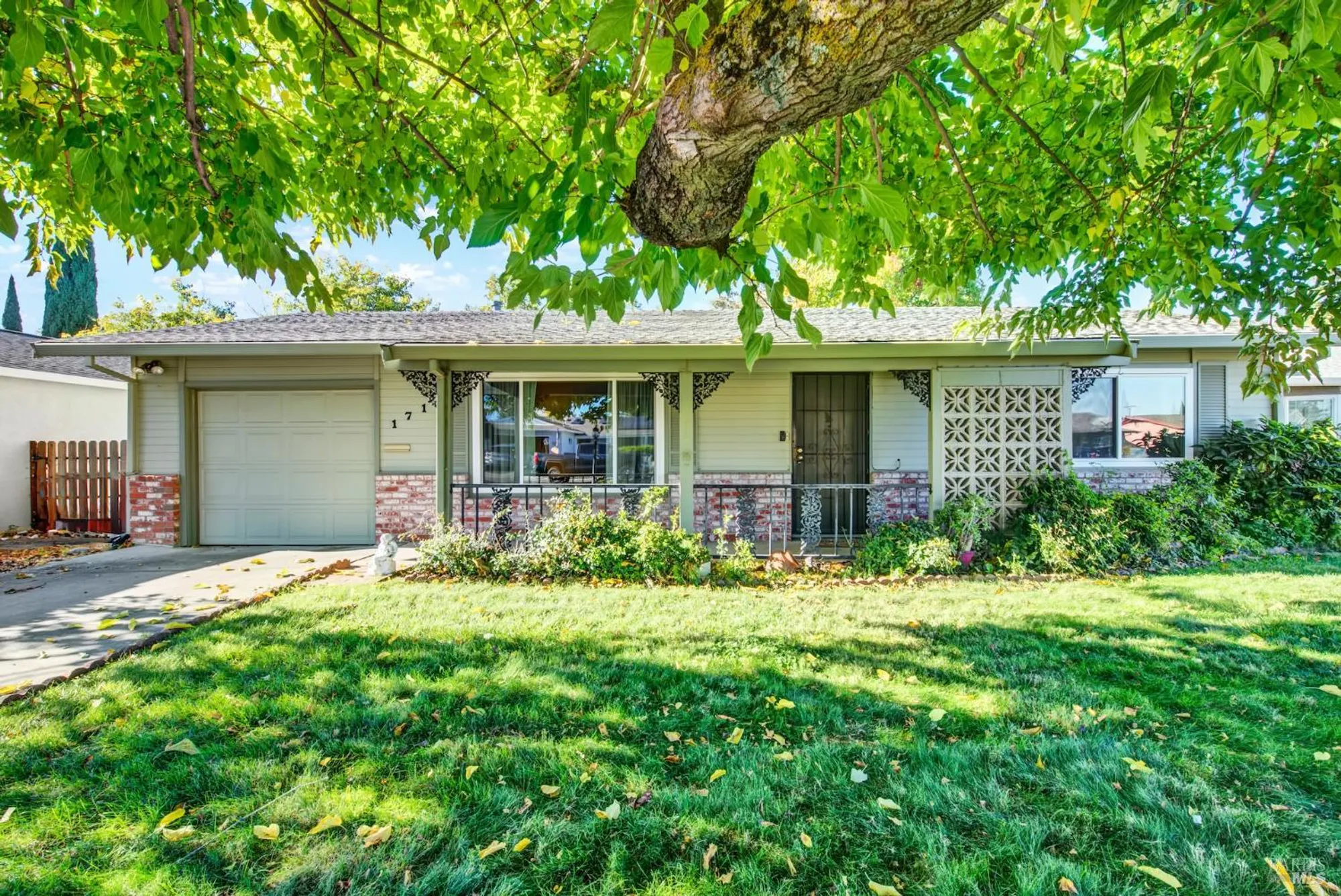 Property Slideshow image 6 of 52 | 171 mckinley cir, Vacaville, CA, 95687