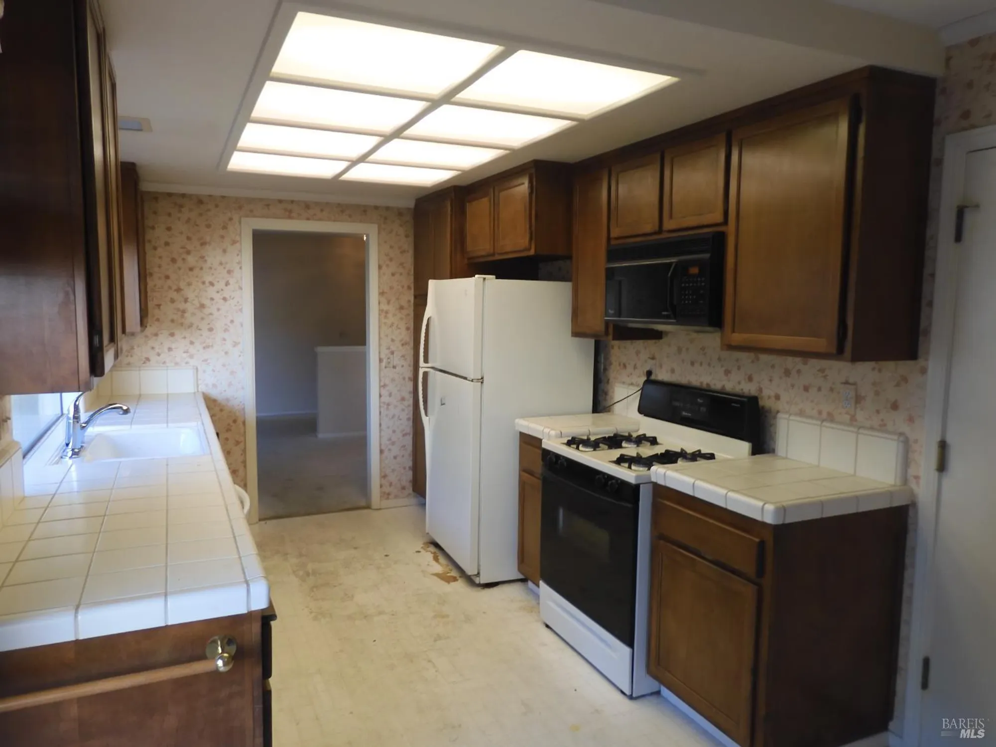 Property Slideshow image 8 of 36 | 356 singing brook cir, Santa Rosa, CA, 95409