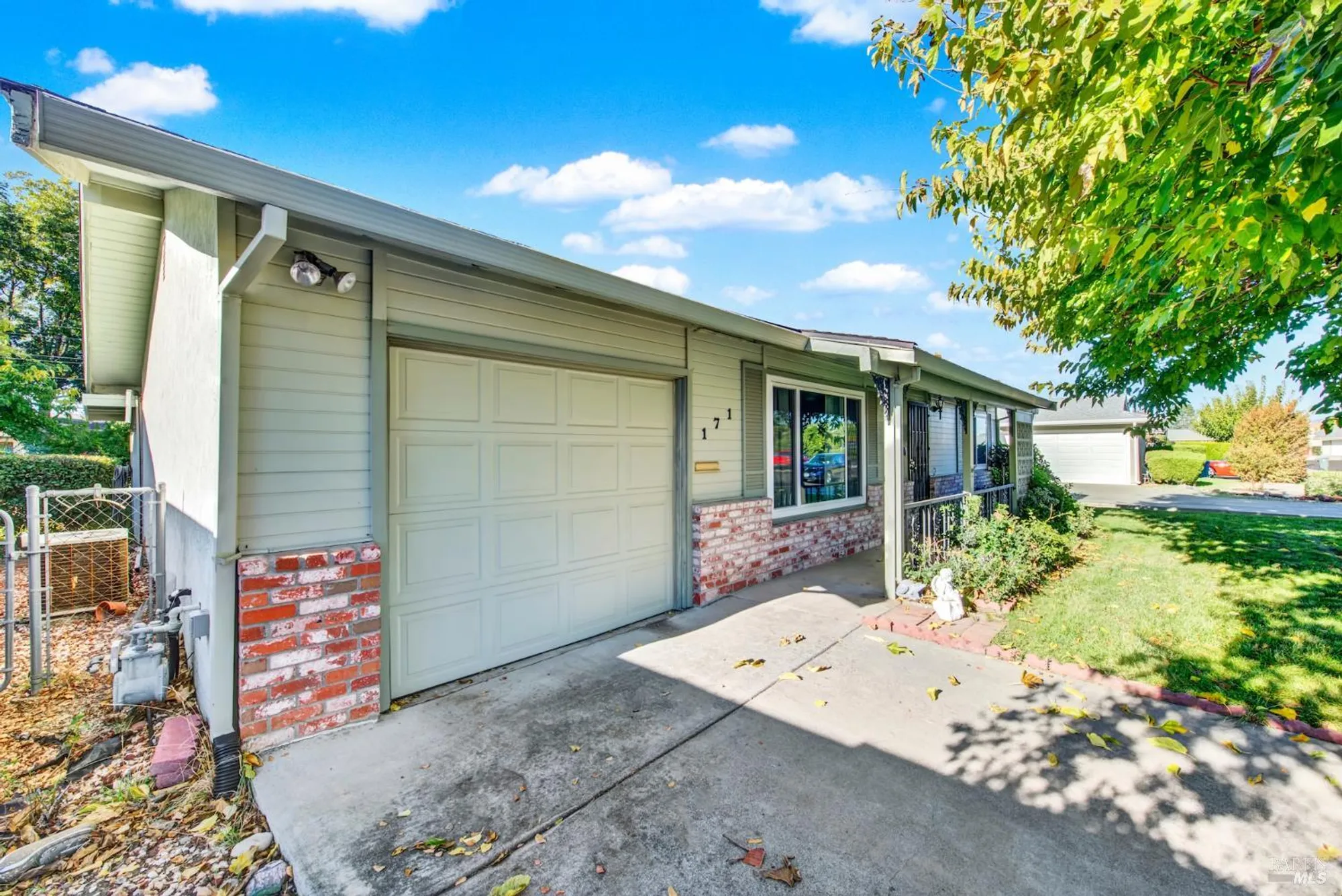 Property Slideshow image 7 of 52 | 171 mckinley cir, Vacaville, CA, 95687